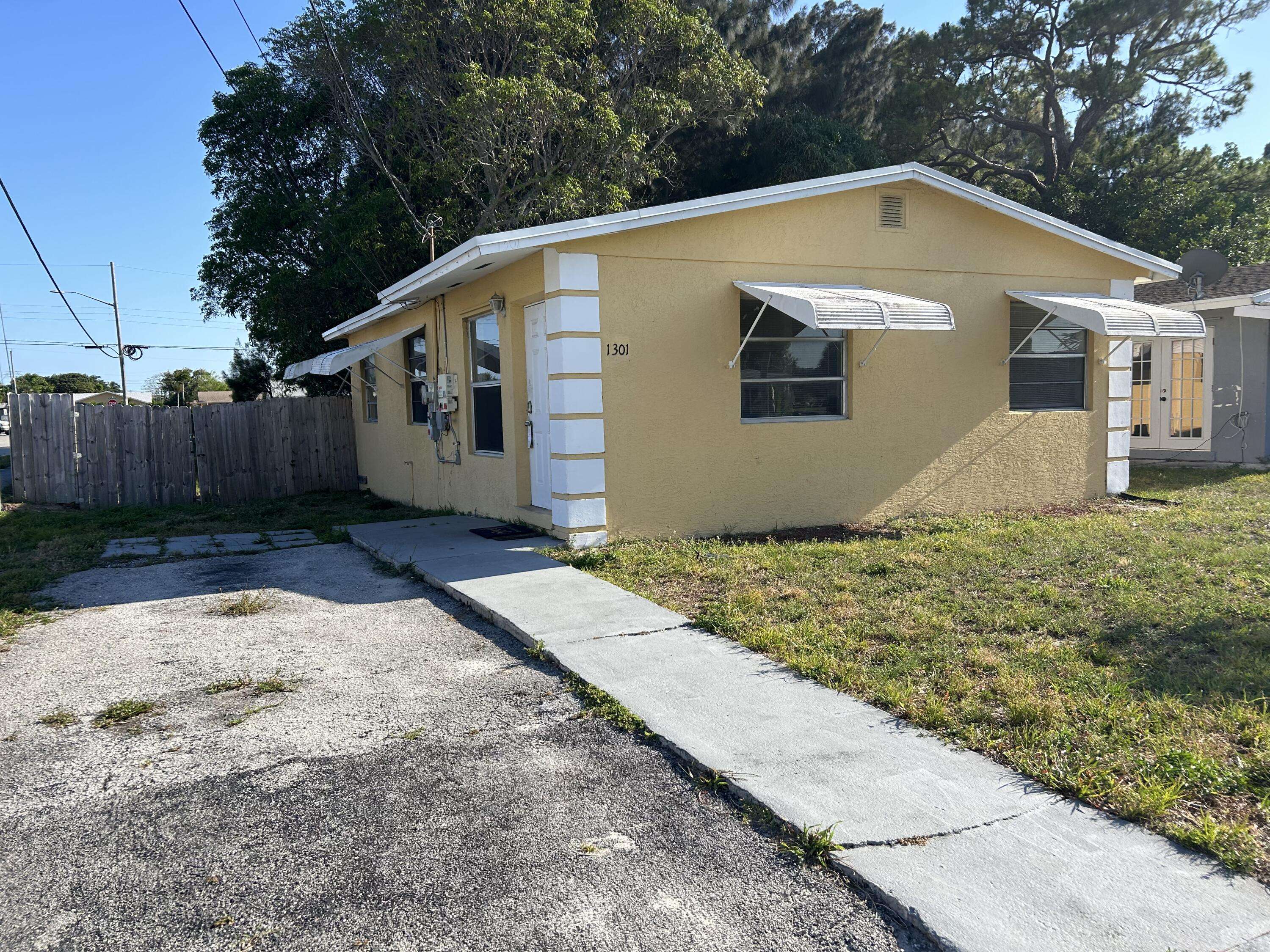 Riviera Beach, FL 33404,1301 W 28 ST