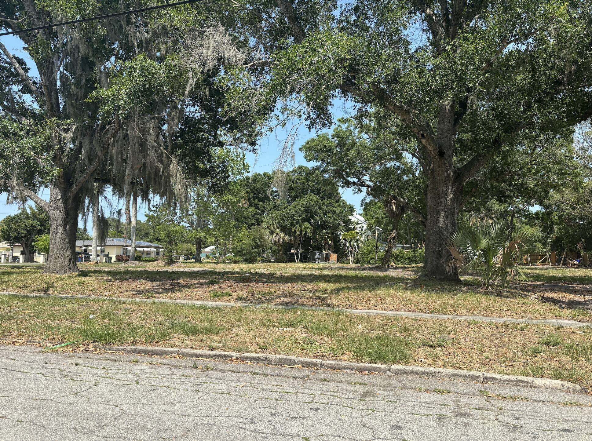 Fort Pierce, FL 34950,717 Georgia AVE