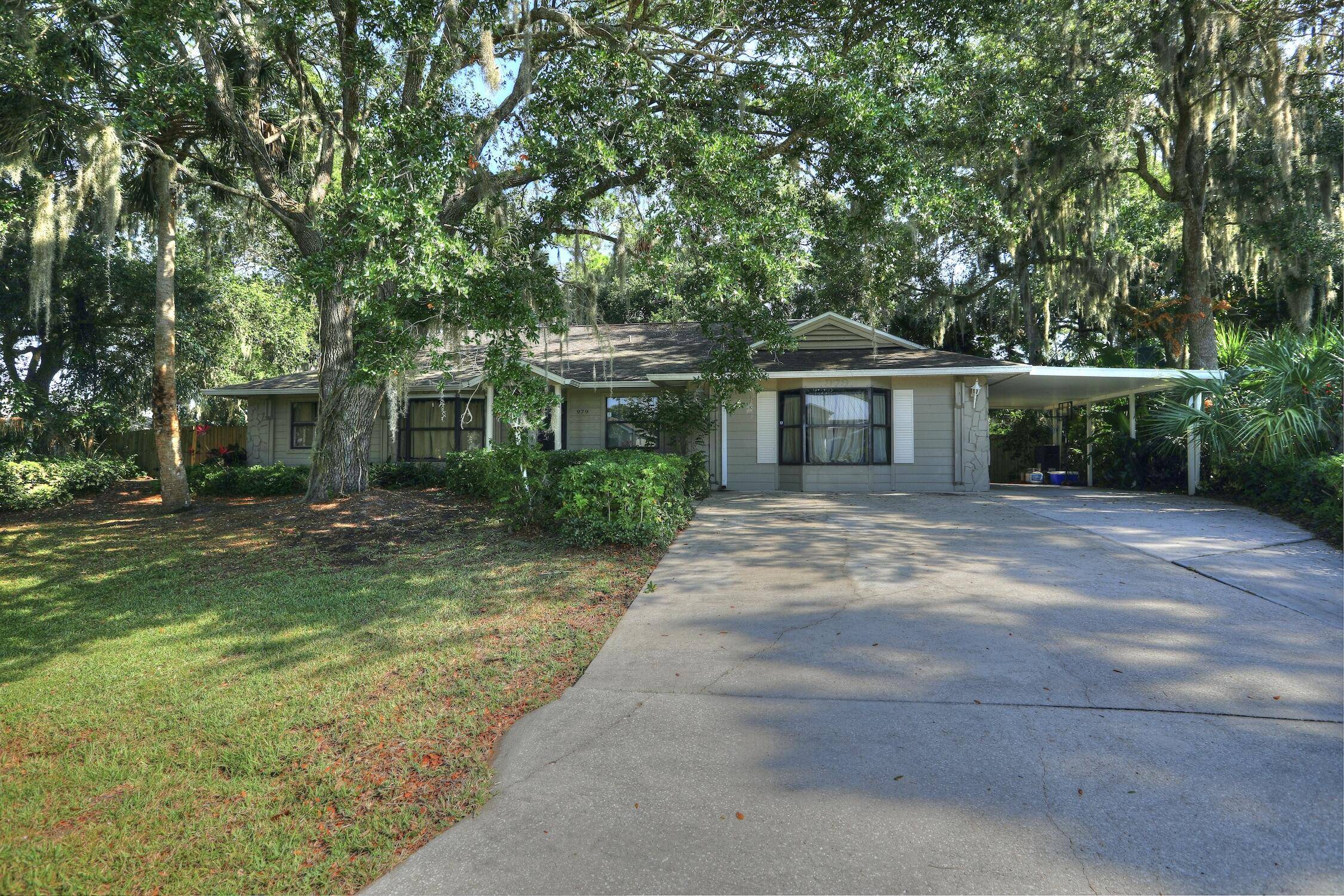 Sebastian, FL 32958,979 Starflower AVE