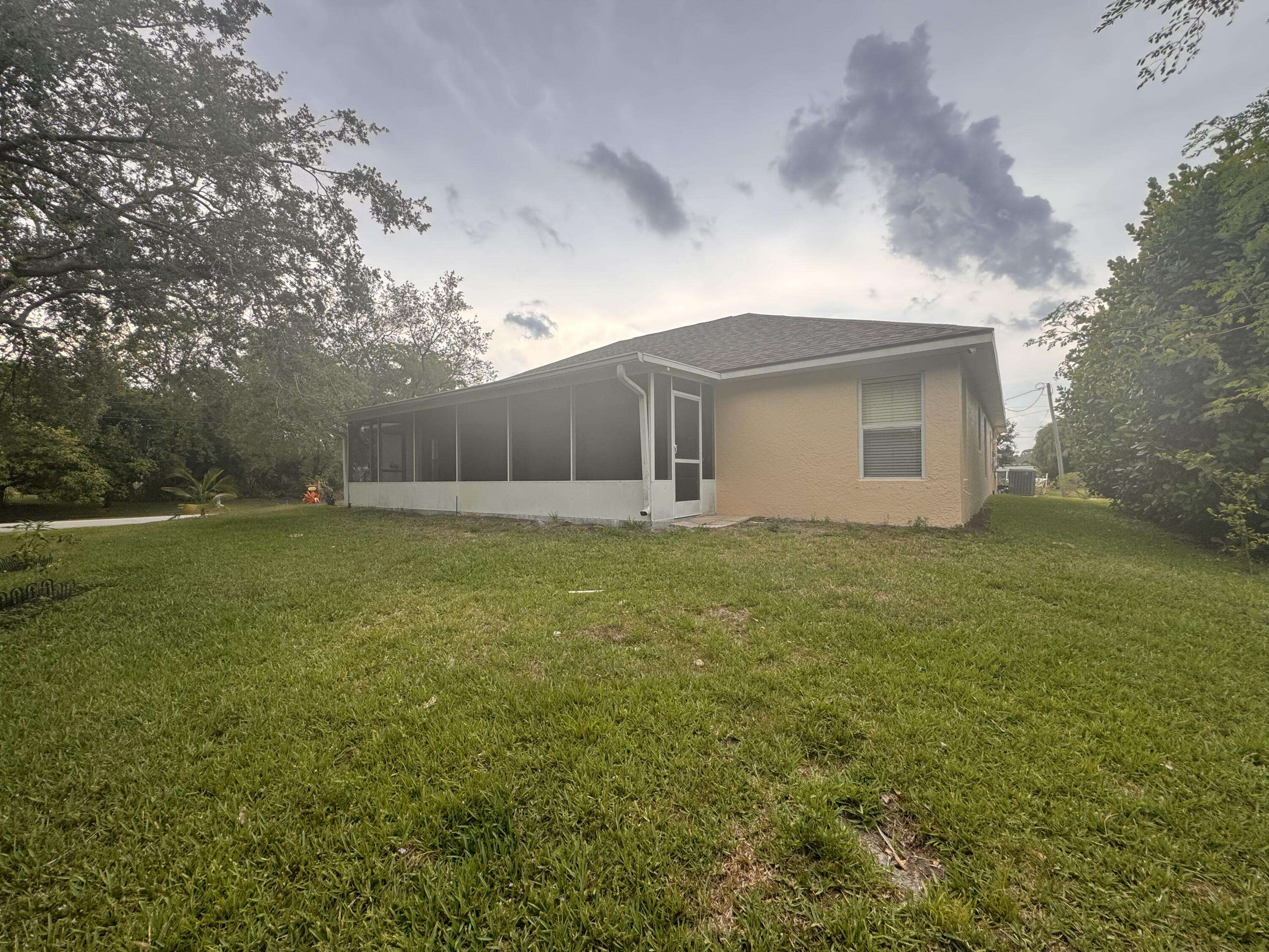 Port Saint Lucie, FL 34953,2101 SW SW Cadiz AVE