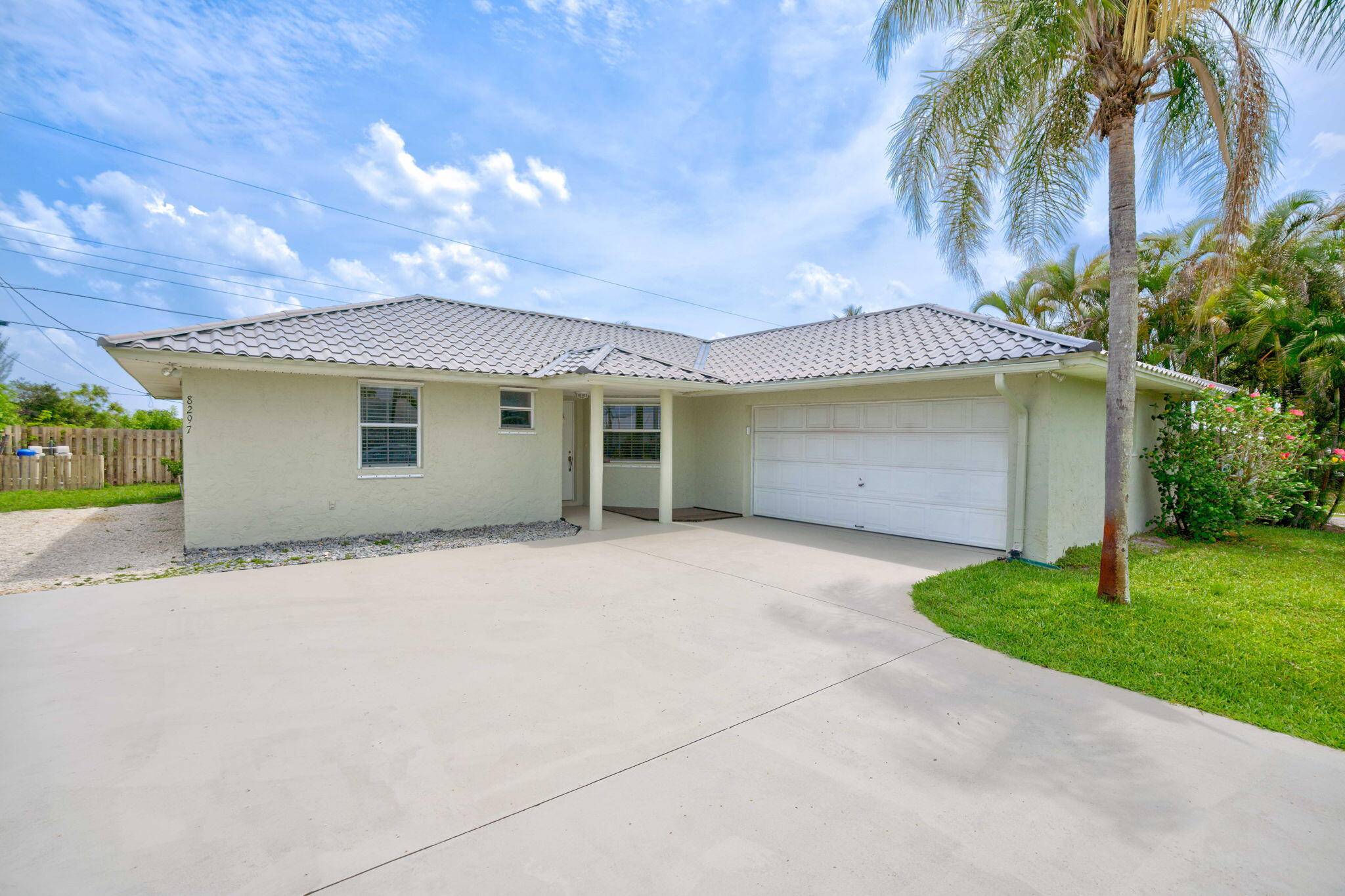 Hobe Sound, FL 33455,8297 SE Pine CIR