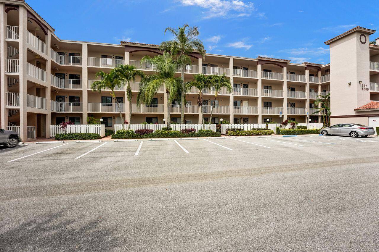 Delray Beach, FL 33484,6093 Pointe Regal CIR 104