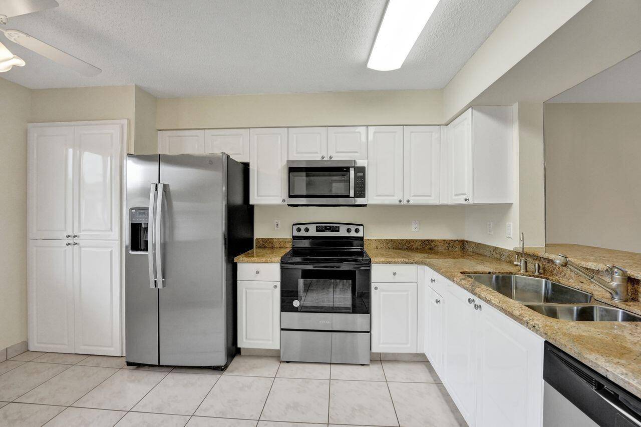 Delray Beach, FL 33484,6093 Pointe Regal CIR 104