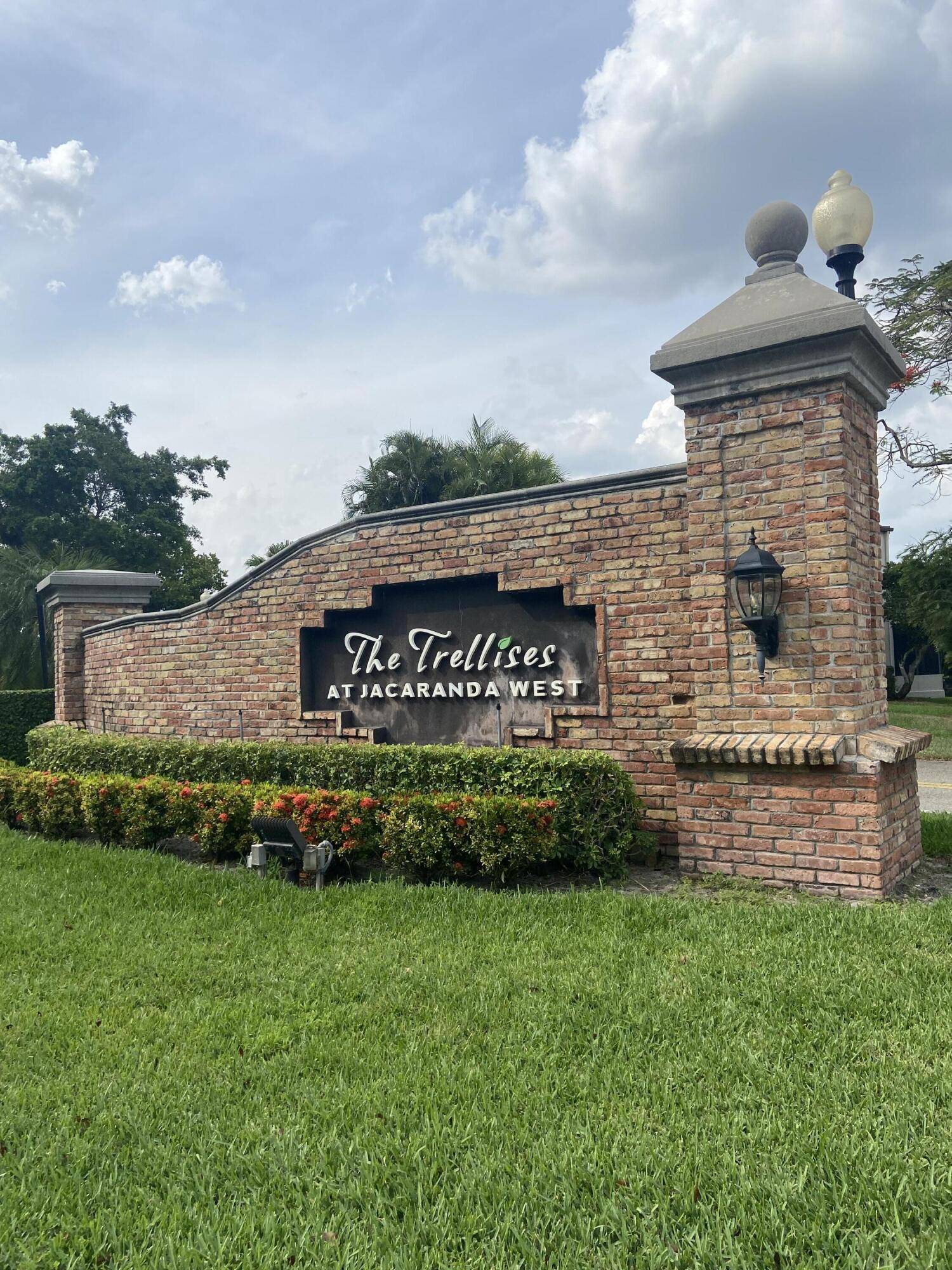 Plantation, FL 33324,952 Mockingbird LN 605b