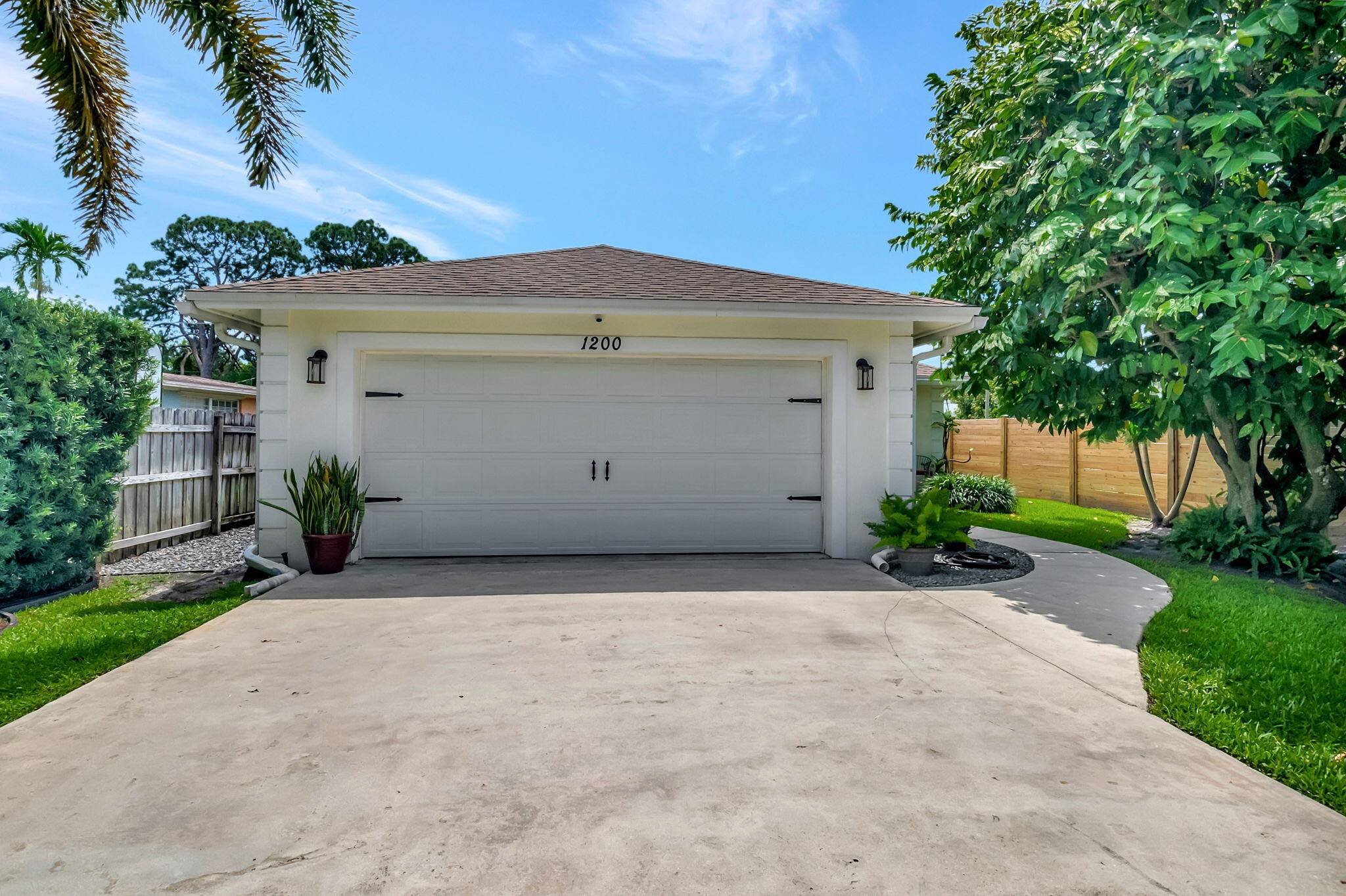 Boynton Beach, FL 33426,1200 NW 7th CT