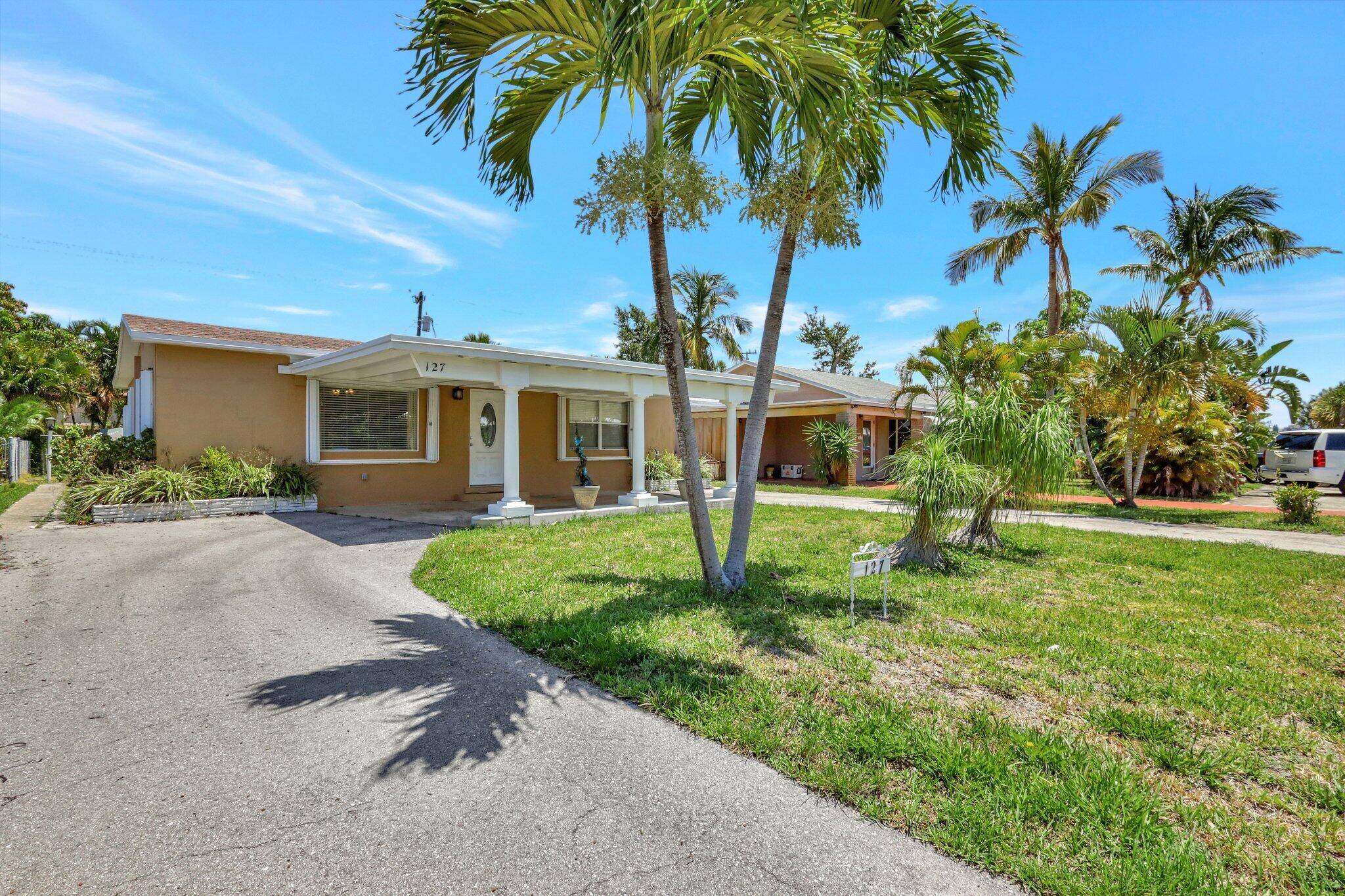 Lantana, FL 33462,127 Lakeview AVE