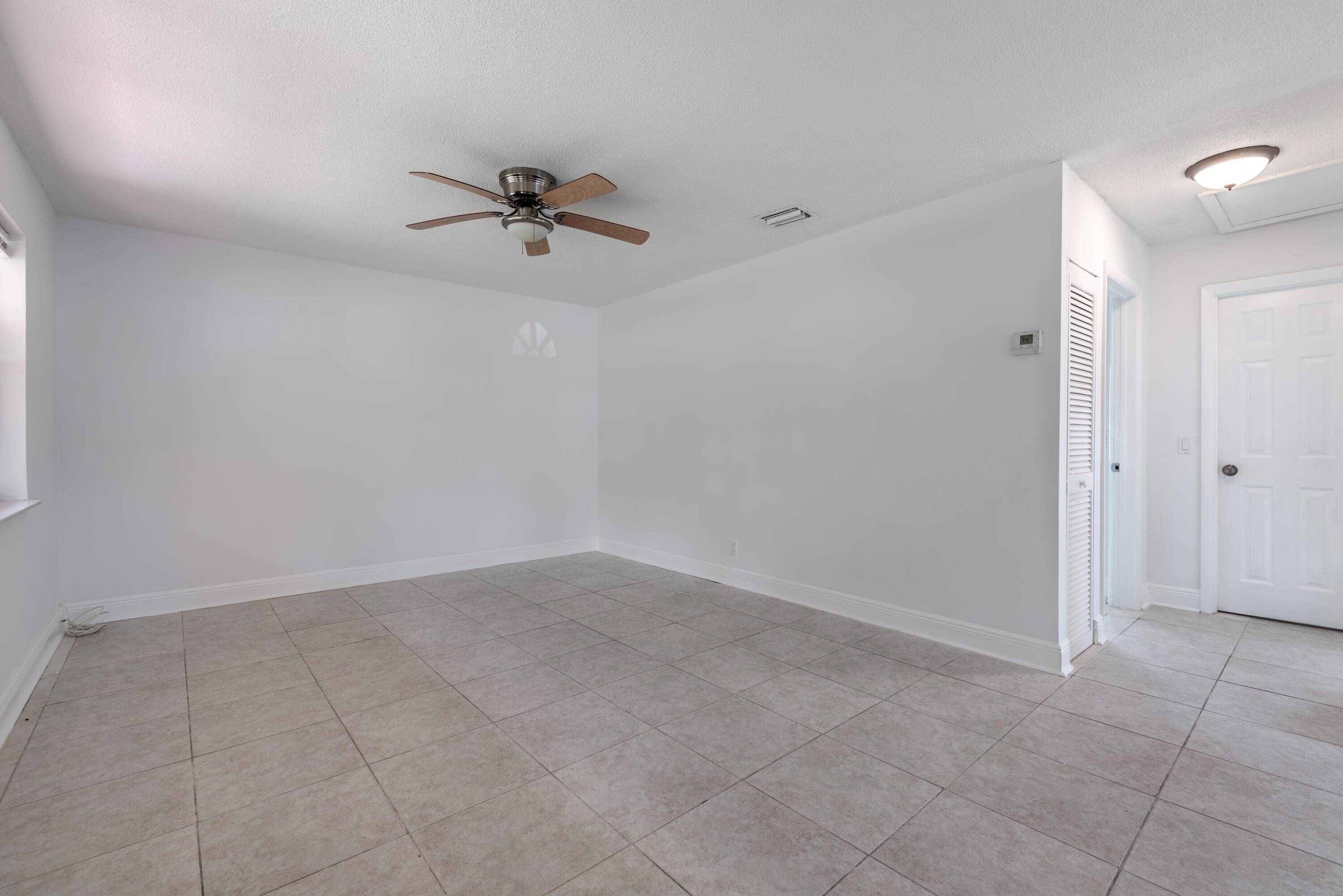 Lake Worth Beach, FL 33460,925 S Pine ST