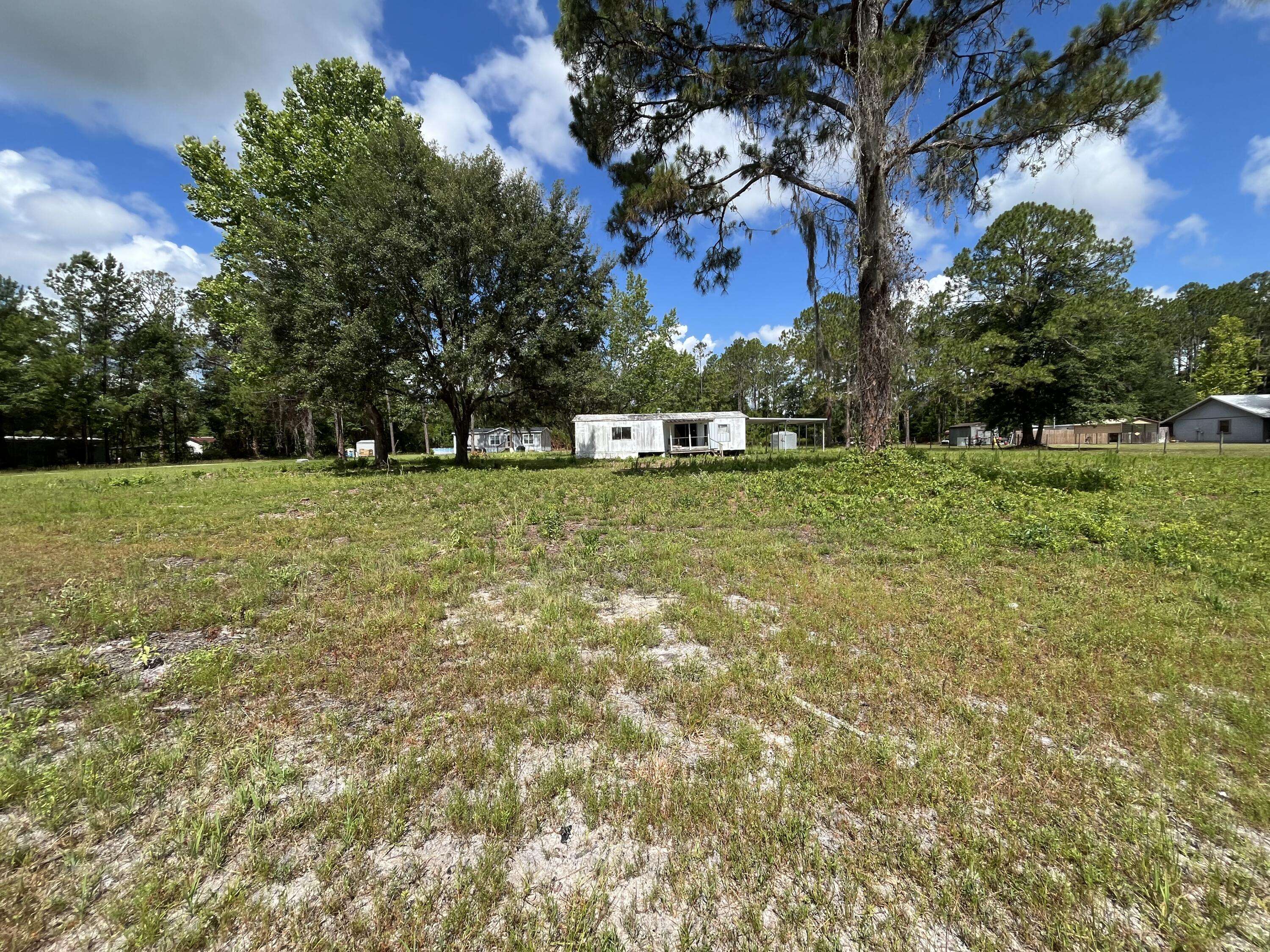 Palatka, FL 32177,156 Lettie LN