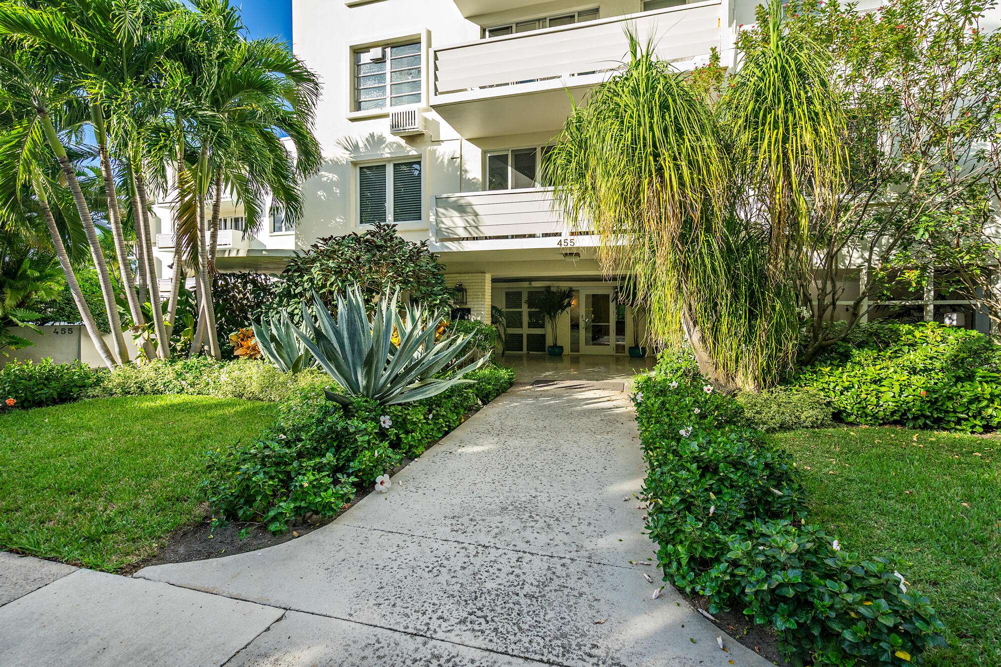 Palm Beach, FL 33480,455 Worth AVE 302/303