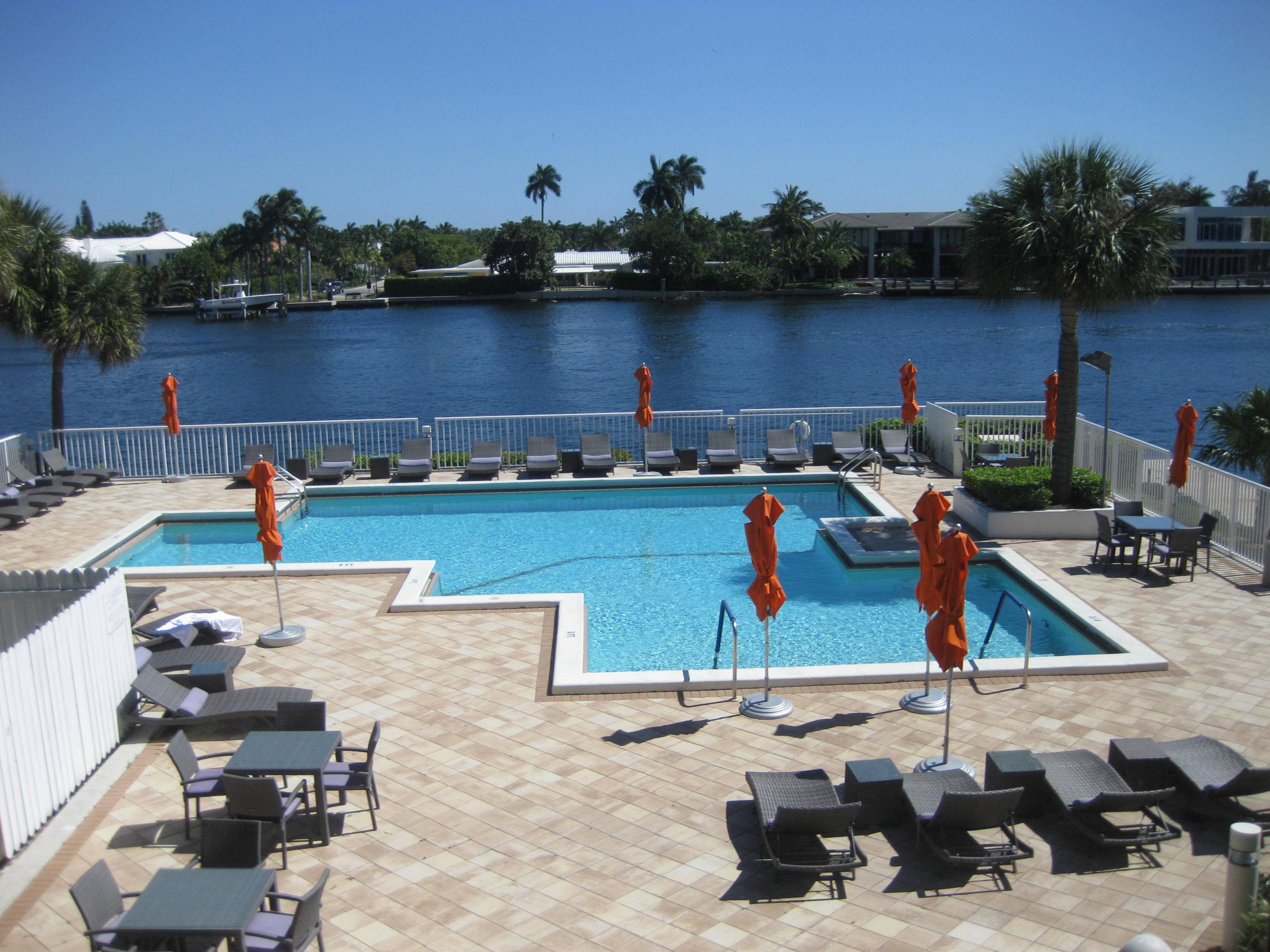 Aventura, FL 33180,20281 E E Country Club DR 2008