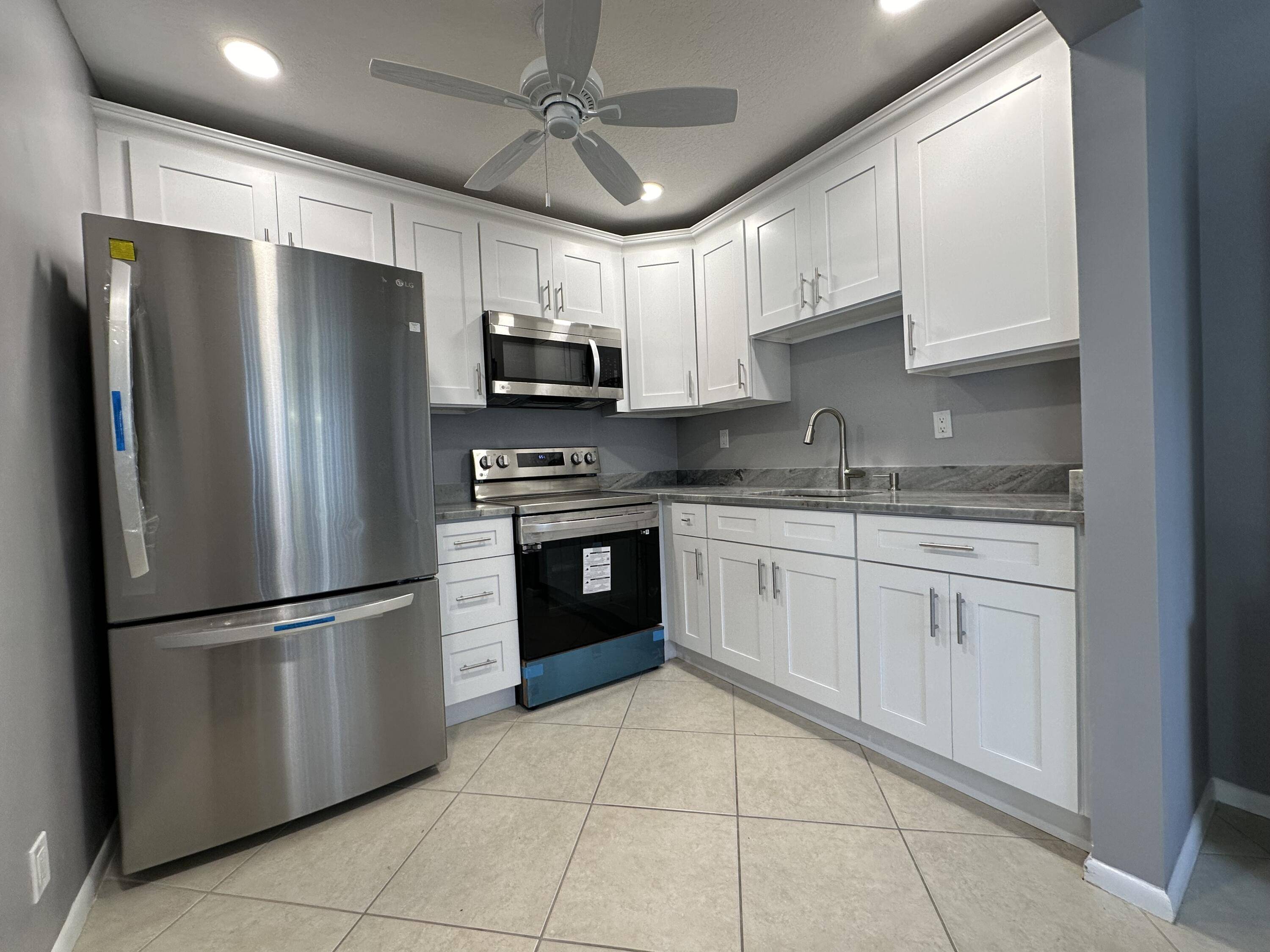 Delray Beach, FL 33446,418 Saxony I