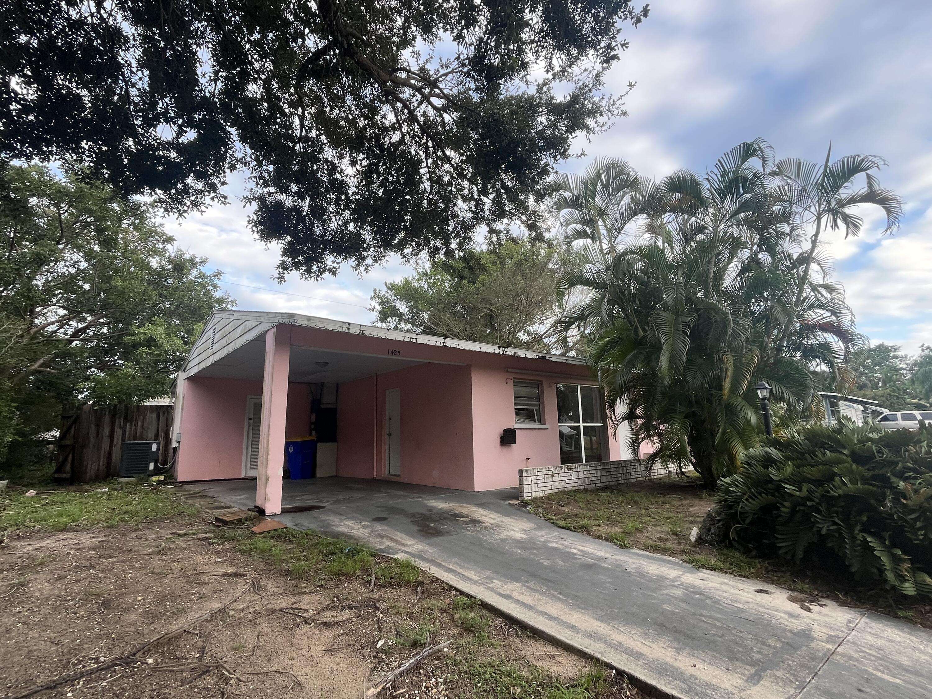 Jensen Beach, FL 34957,1425 NE Waveland AVE