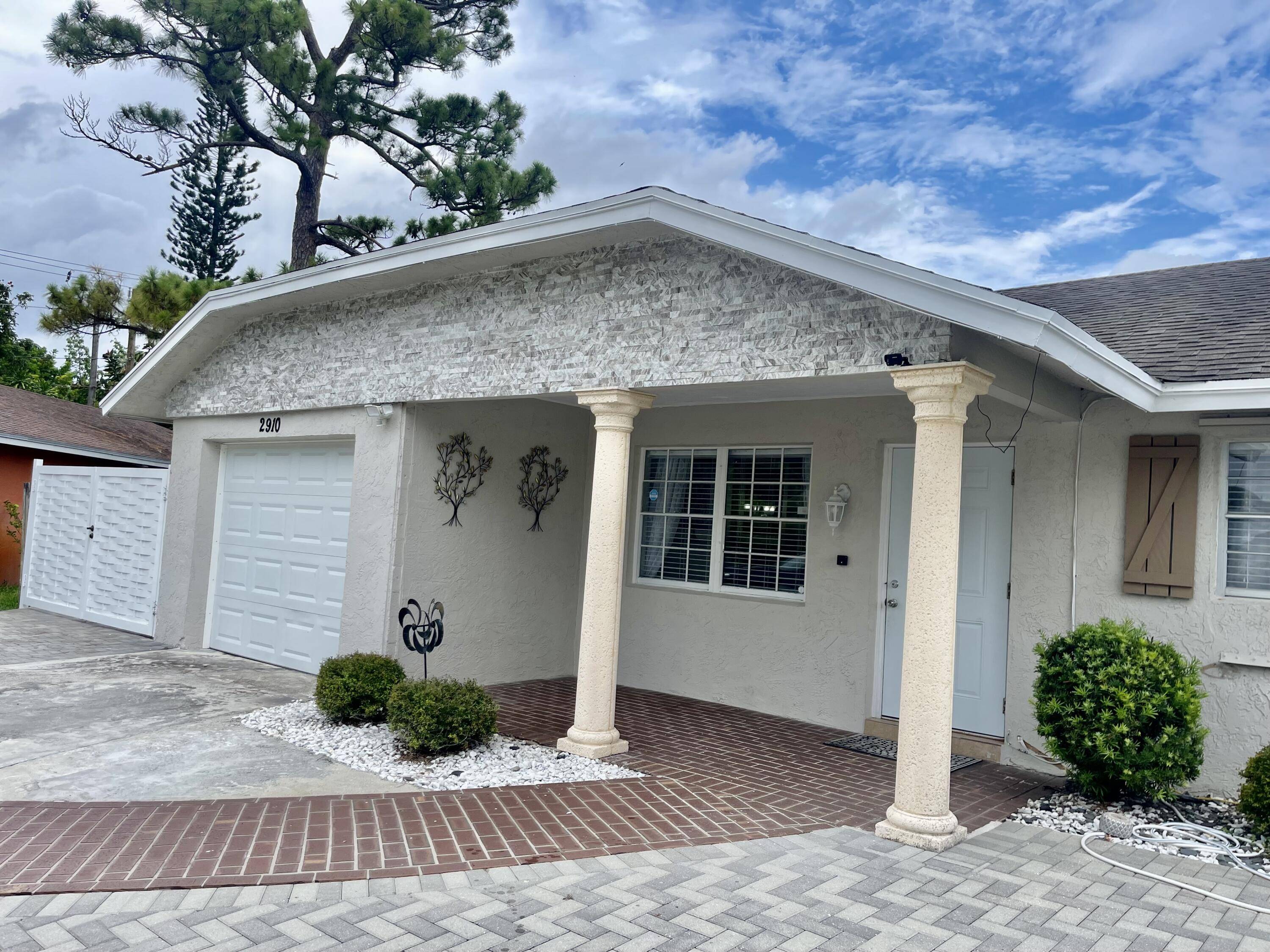 Lake Worth, FL 33461,2910 Via Vizcaya