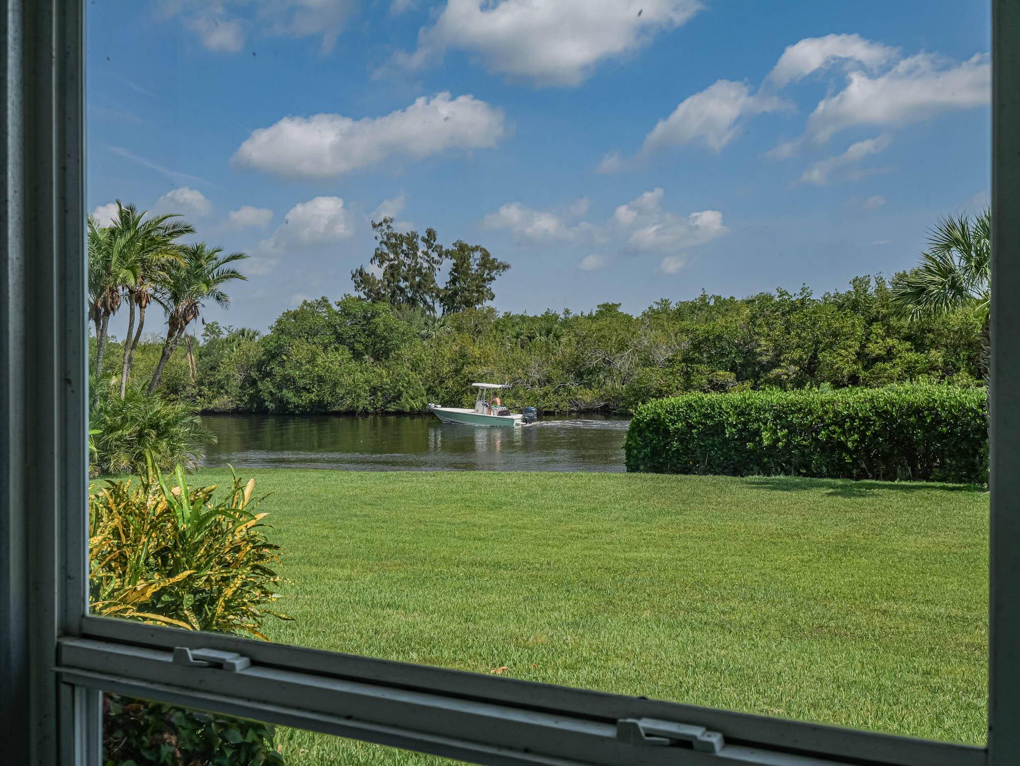 Vero Beach, FL 32960,2800 Indian River BLVD L2