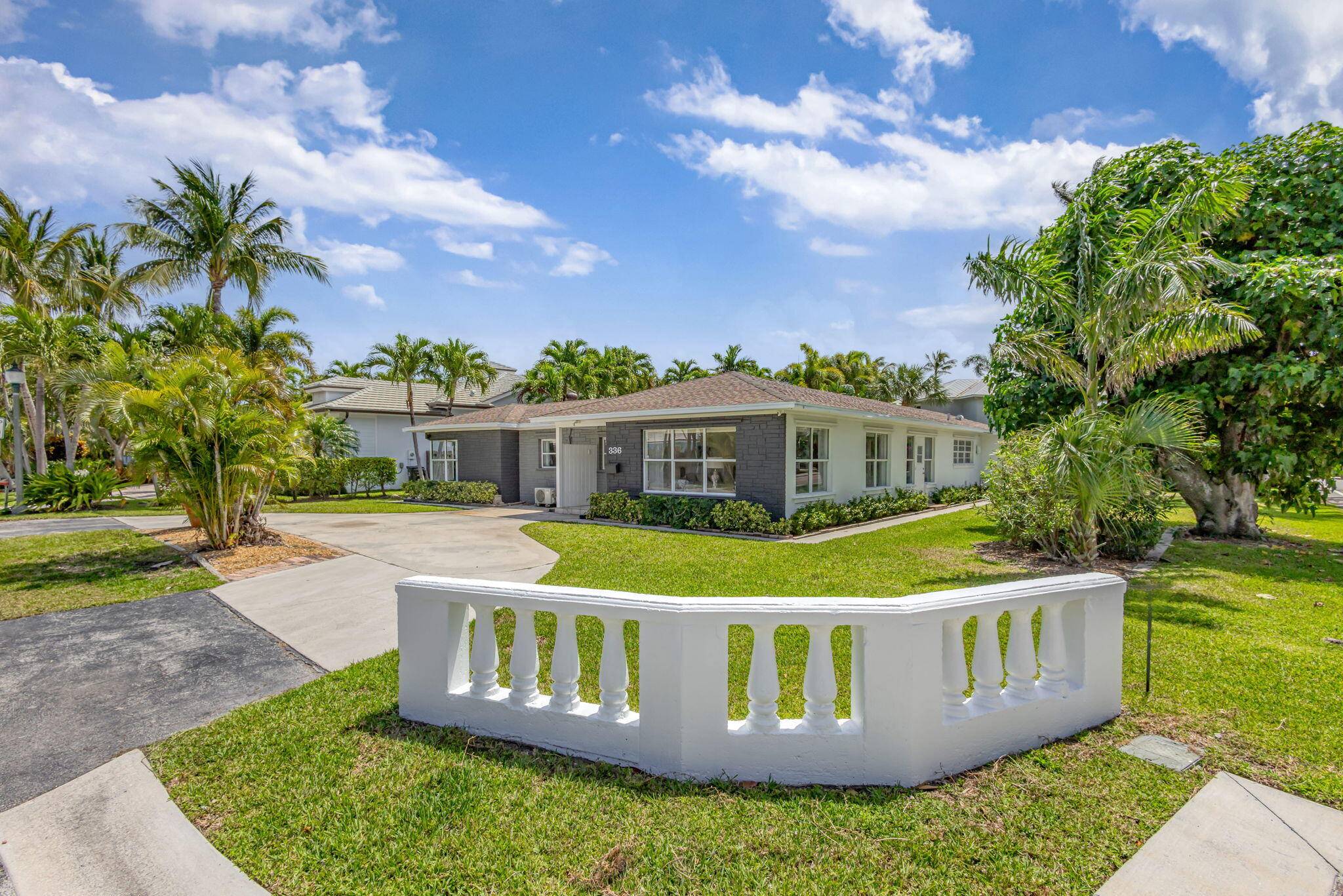 Palm Beach Shores, FL 33404,336 Linda LN