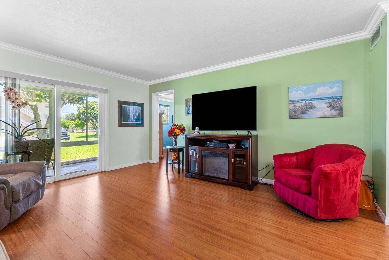 Lake Worth, FL 33461,2566 S Garden DR 109