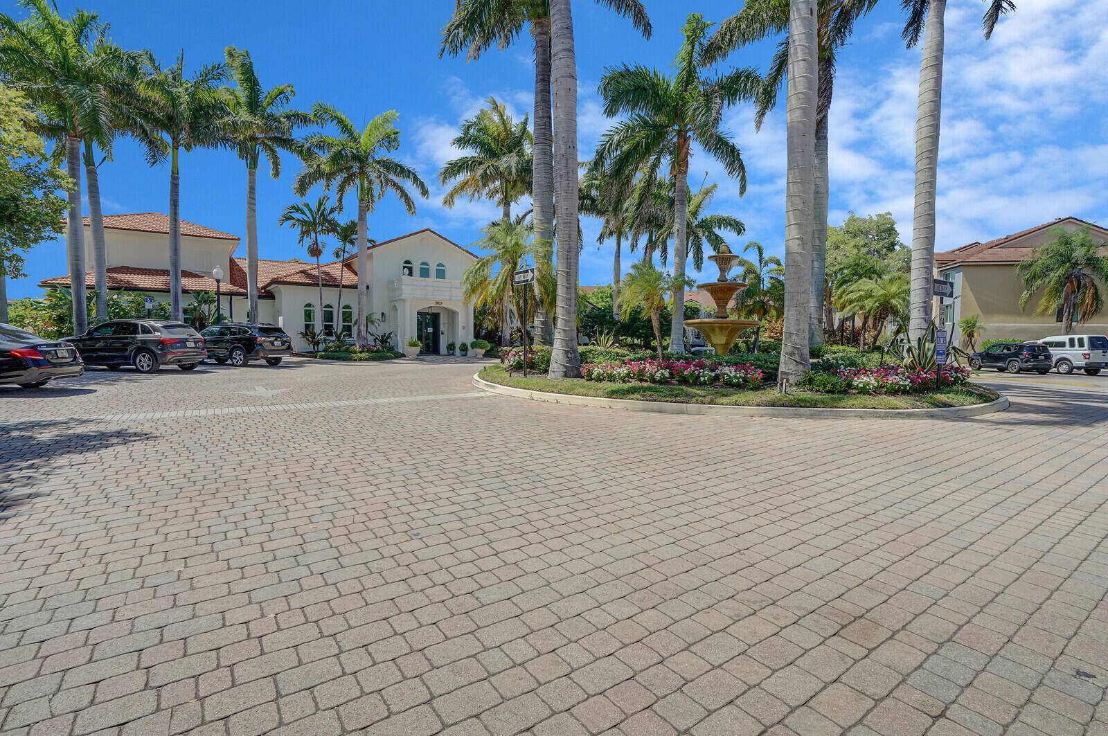 Boynton Beach, FL 33435,611 Villa CIR