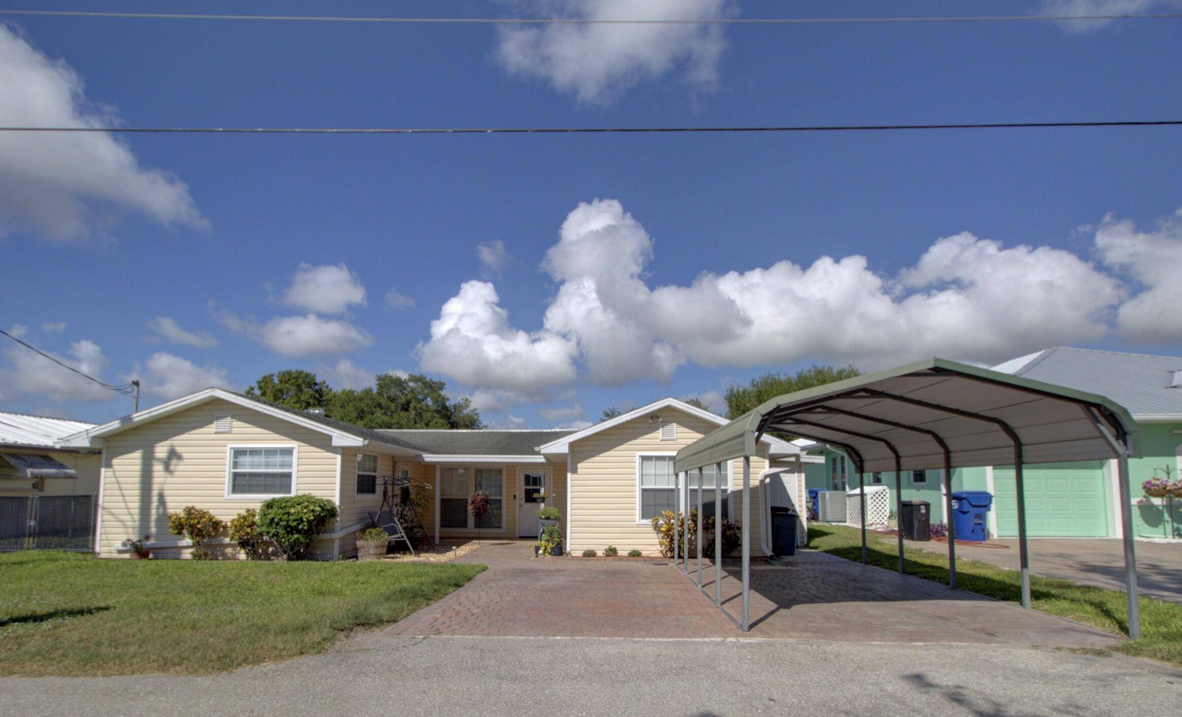 Okeechobee, FL 34974,1044 4th ST