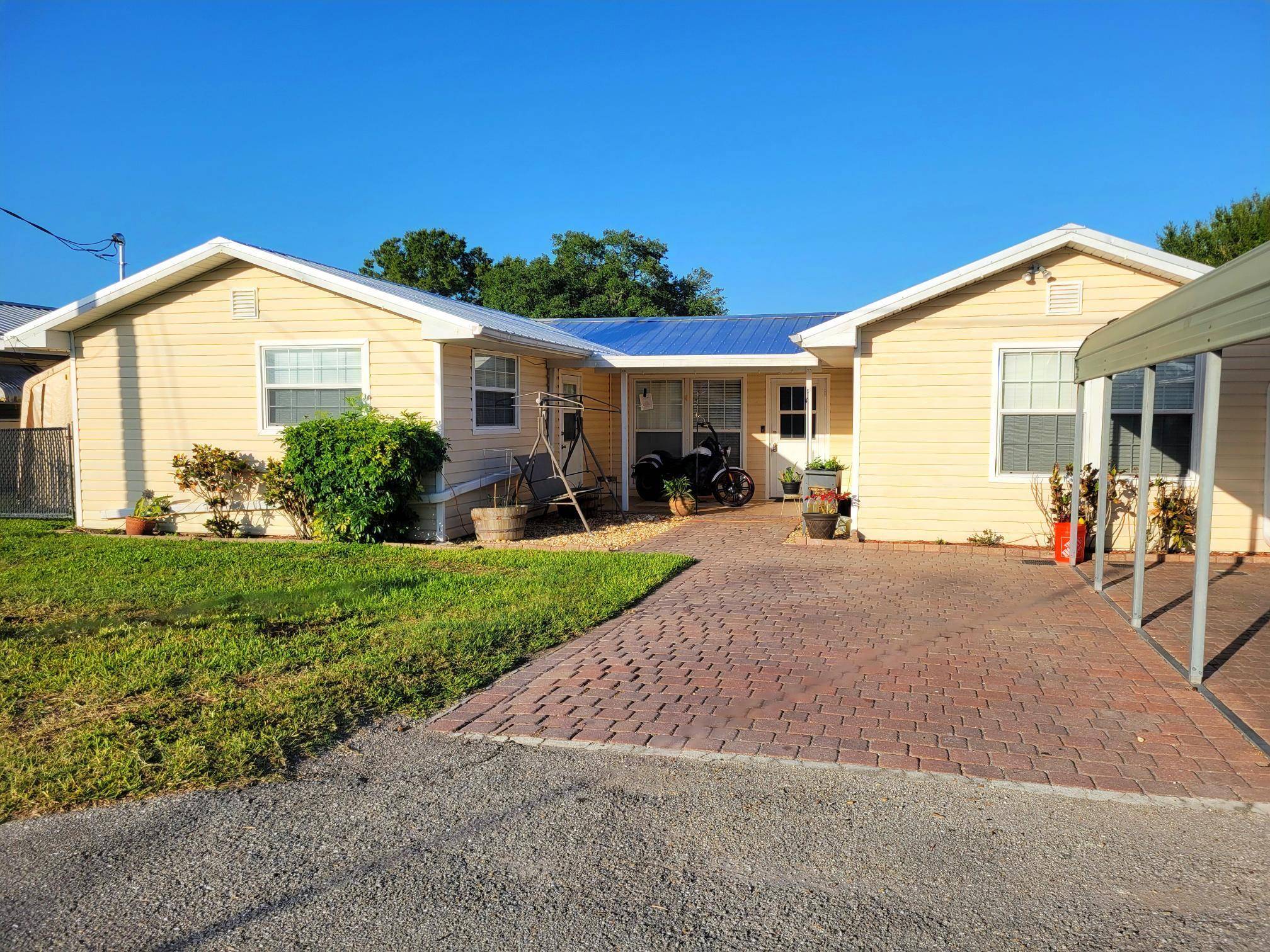 Okeechobee, FL 34974,1044 4th ST