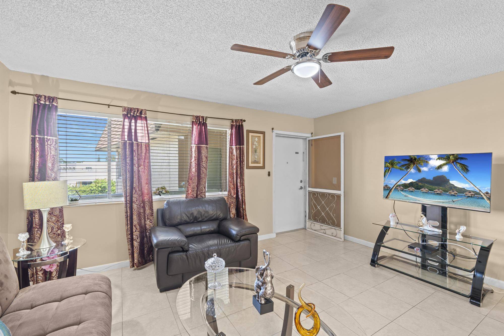 Palm Springs, FL 33461,400 Village Green CIR 311