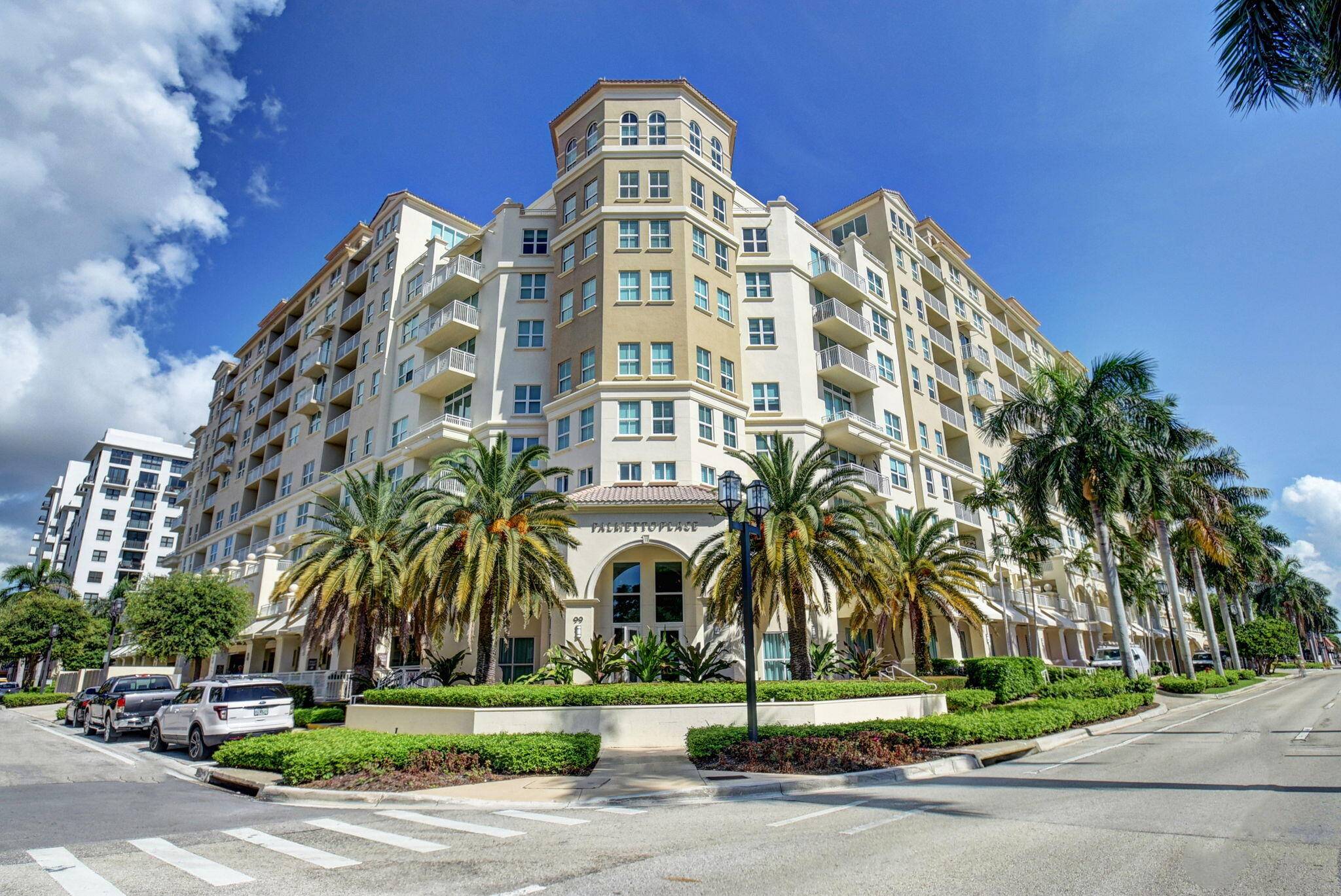 Boca Raton, FL 33432,99 SE Mizner BLVD 738