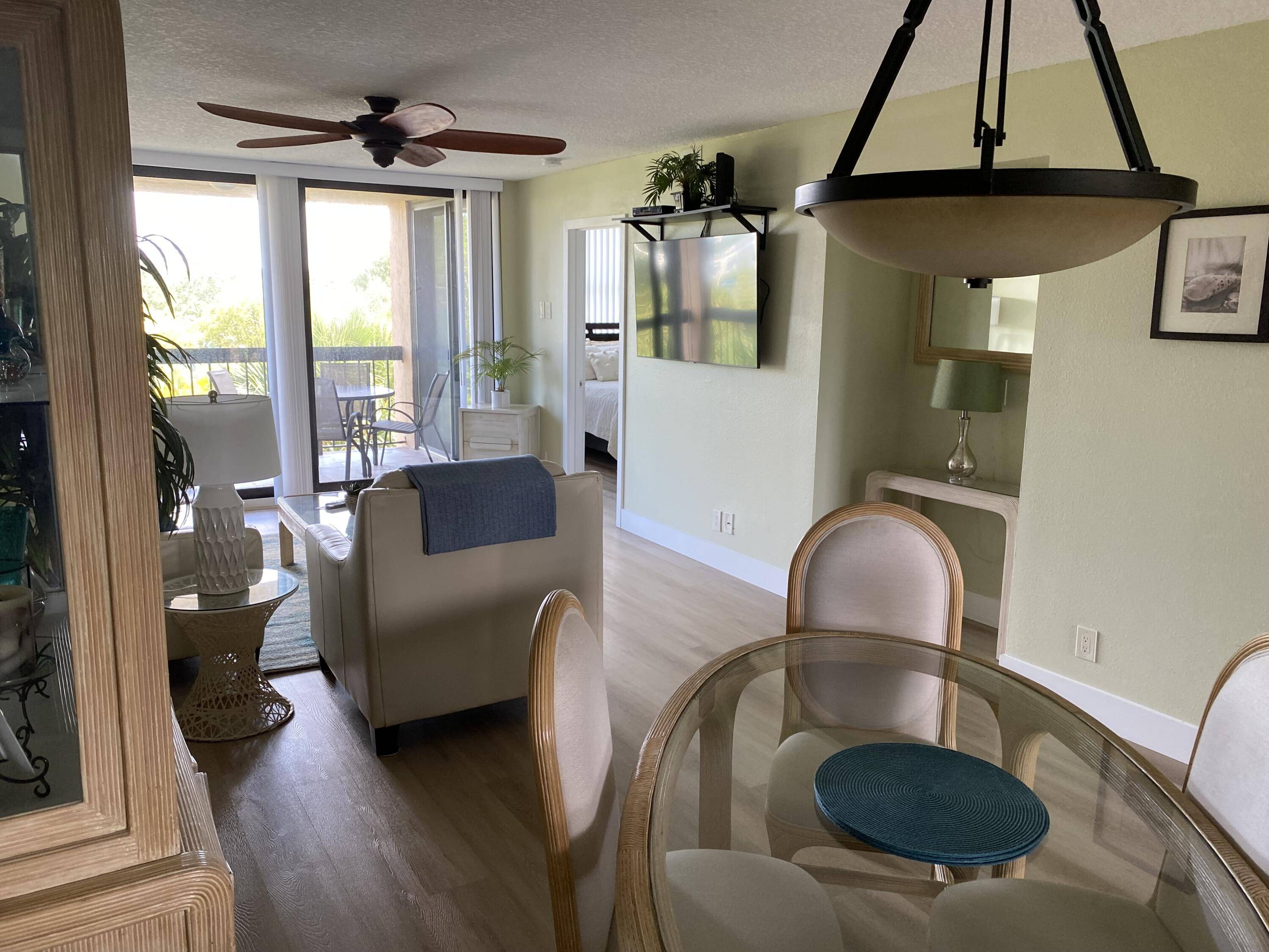 Delray Beach, FL 33444,600 Egret CIR 7401