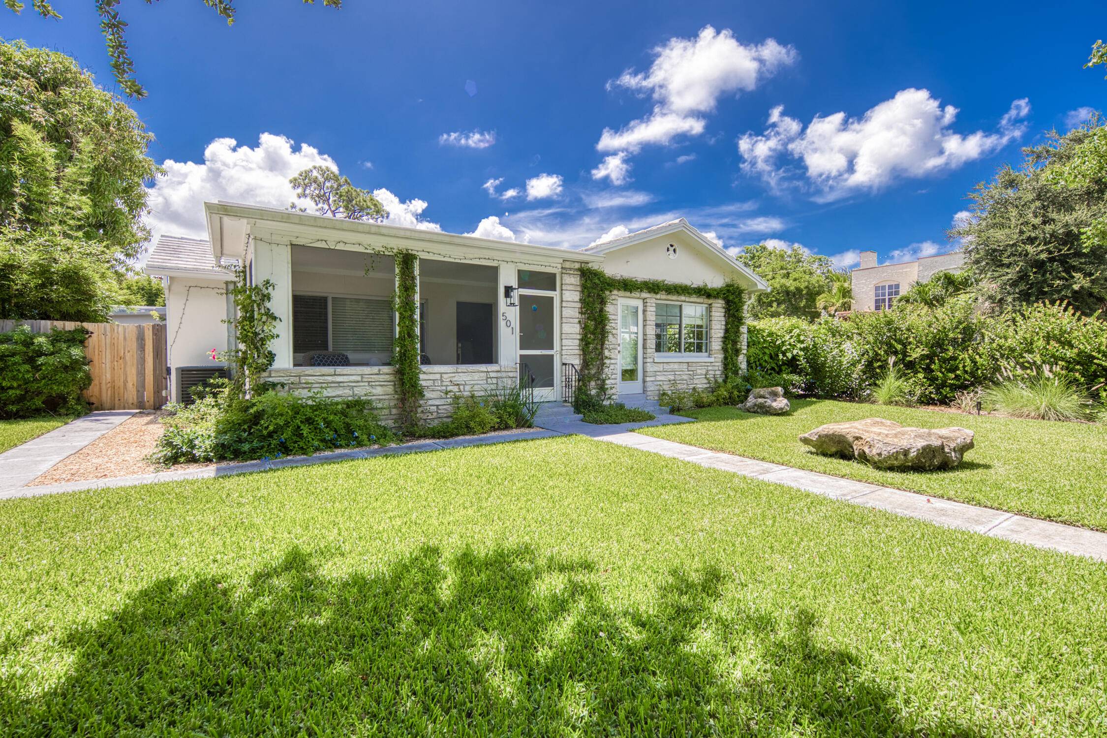 Lake Worth Beach, FL 33460,501 S Palmway