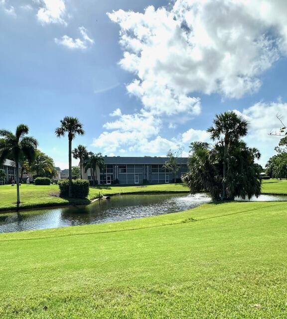 Tequesta, FL 33469,18081 SE Country Club DR 41