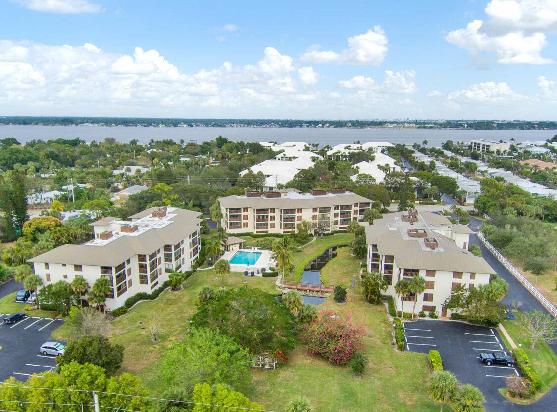 Stuart, FL 34996,162 SE Saint Lucie BLVD B403