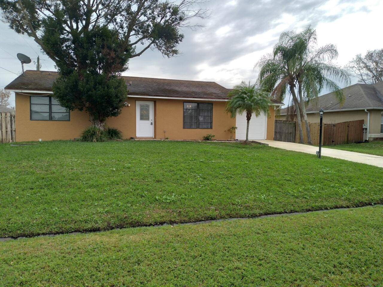 Port Saint Lucie, FL 34983,554 SW Ester AVE