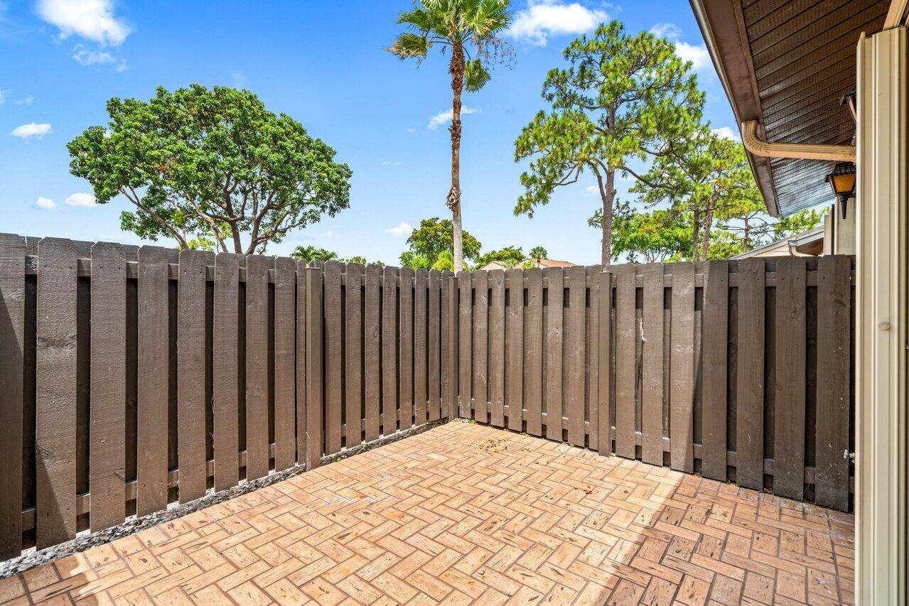 Greenacres, FL 33415,704 Sunny Pine WAY F