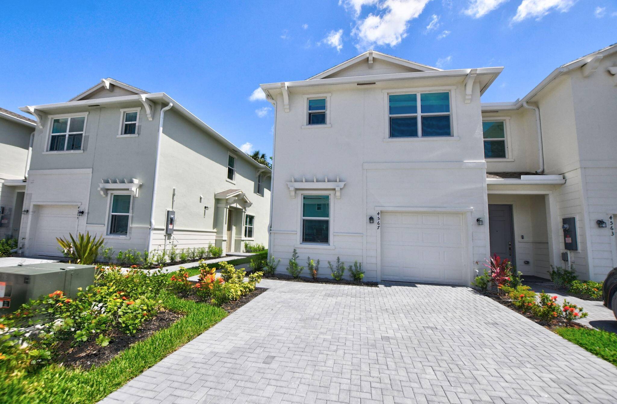 Lake Worth, FL 33463,4567 Hollister AVE