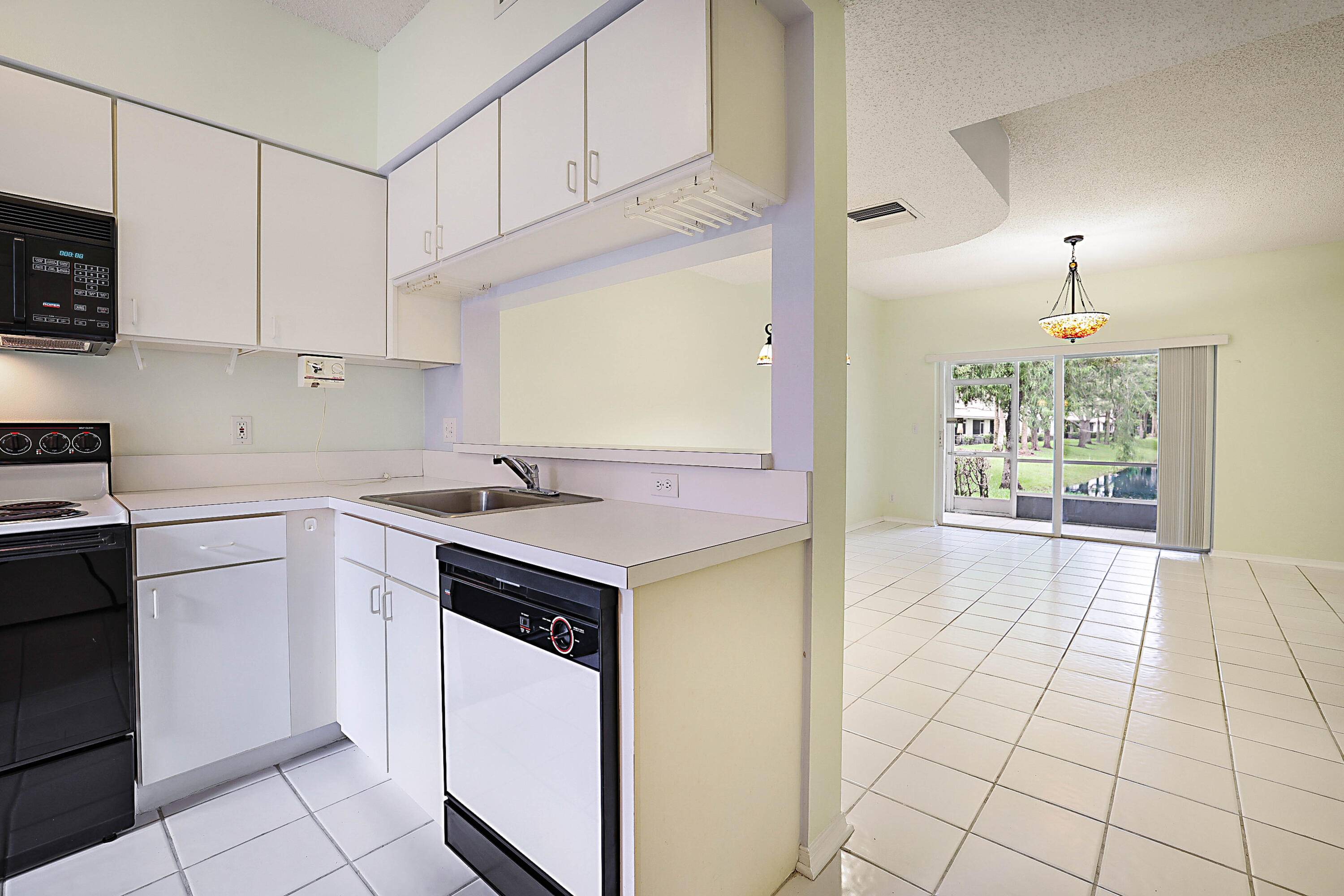 Plantation, FL 33324,97 SW 96th AVE #121