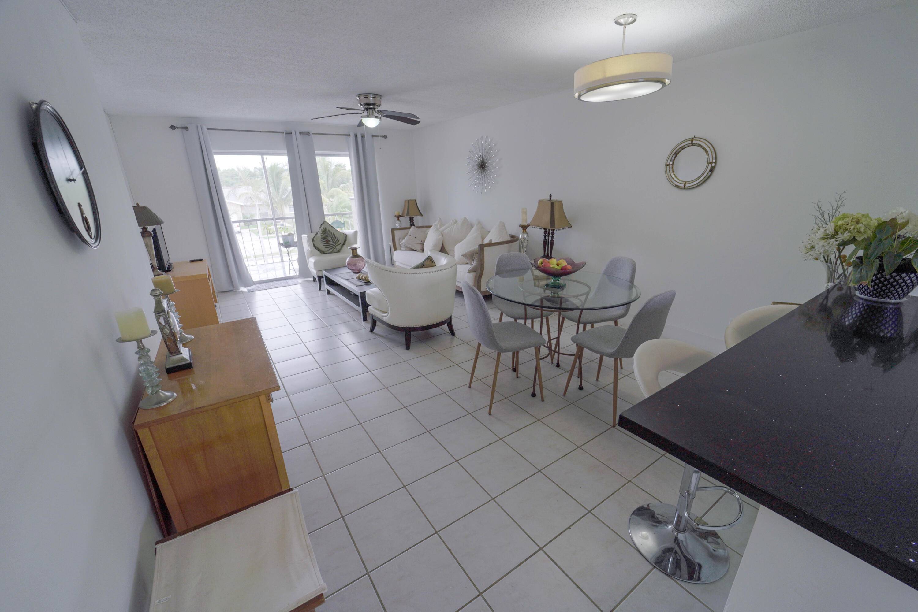 Boca Raton, FL 33428,9272 SW 3rd ST 411