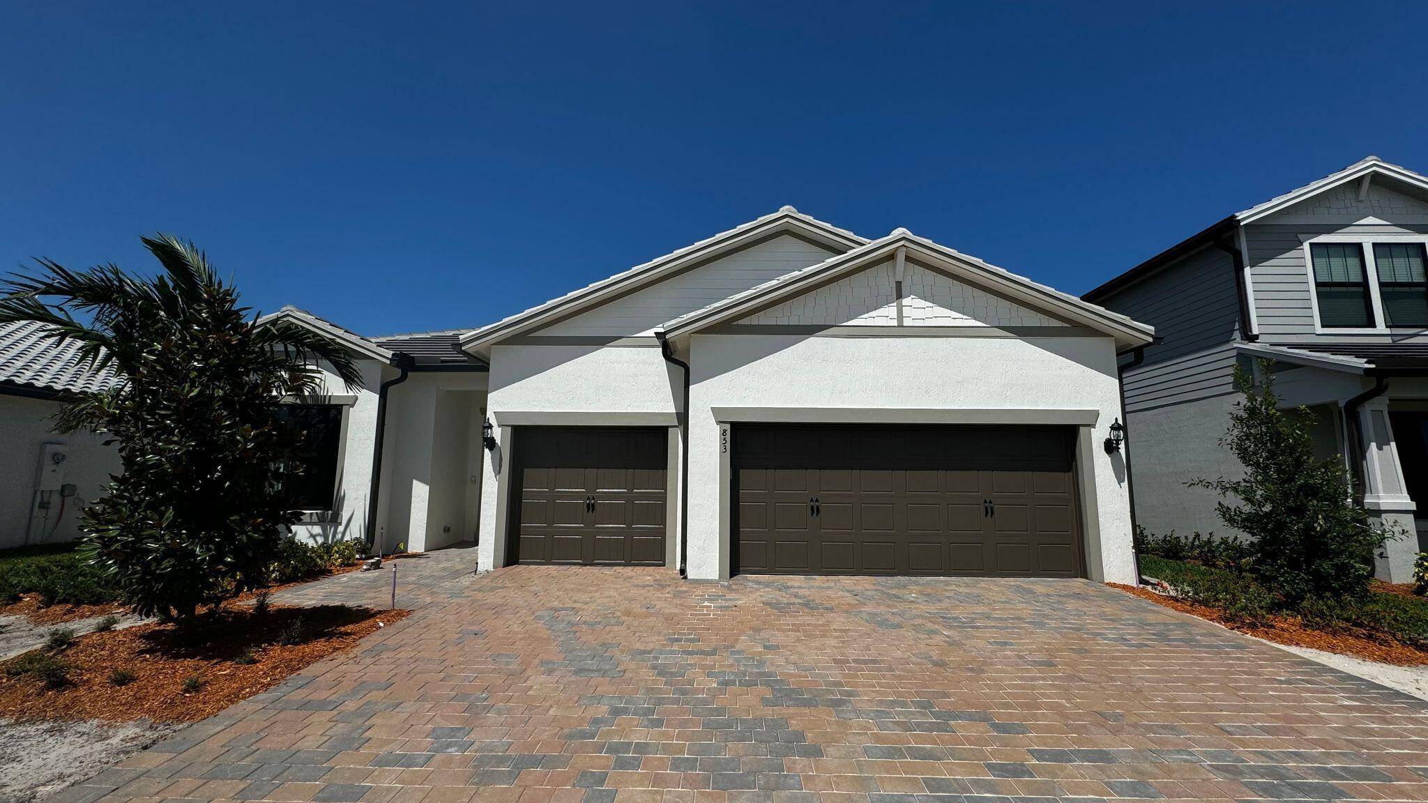 Port Saint Lucie, FL 34984,853 SE Courances DR