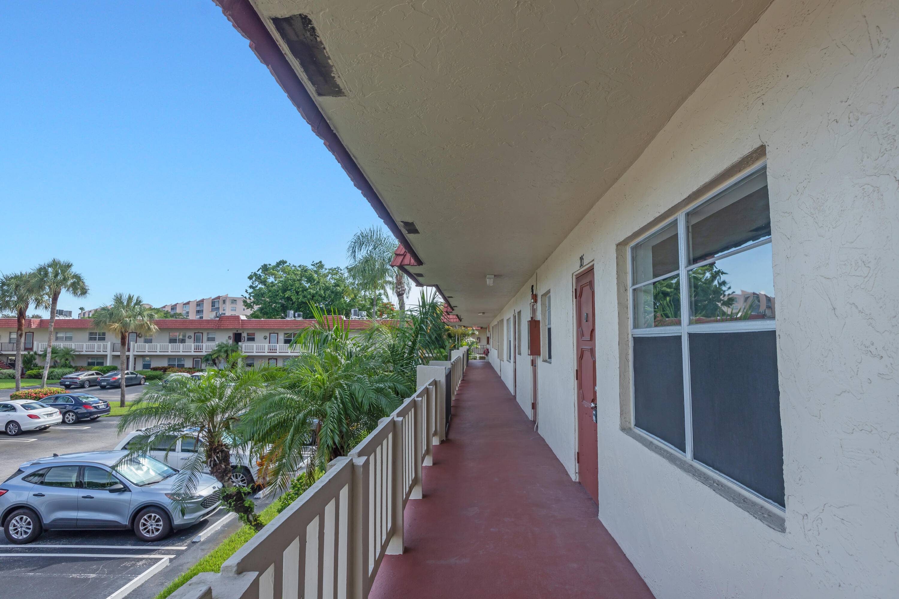 Delray Beach, FL 33446,5 Abbey LN 205