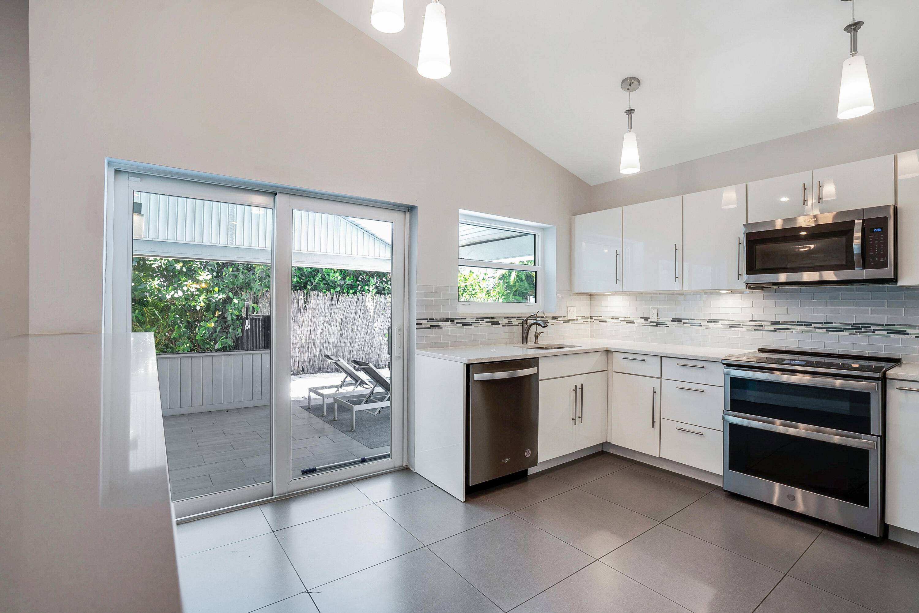 Delray Beach, FL 33445,1885 NW 10th ST