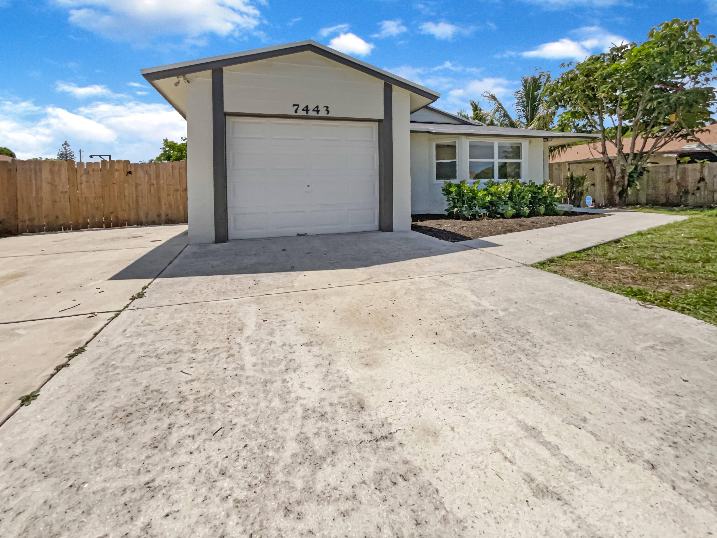 Lantana, FL 33462,7443 Thatcher AVE