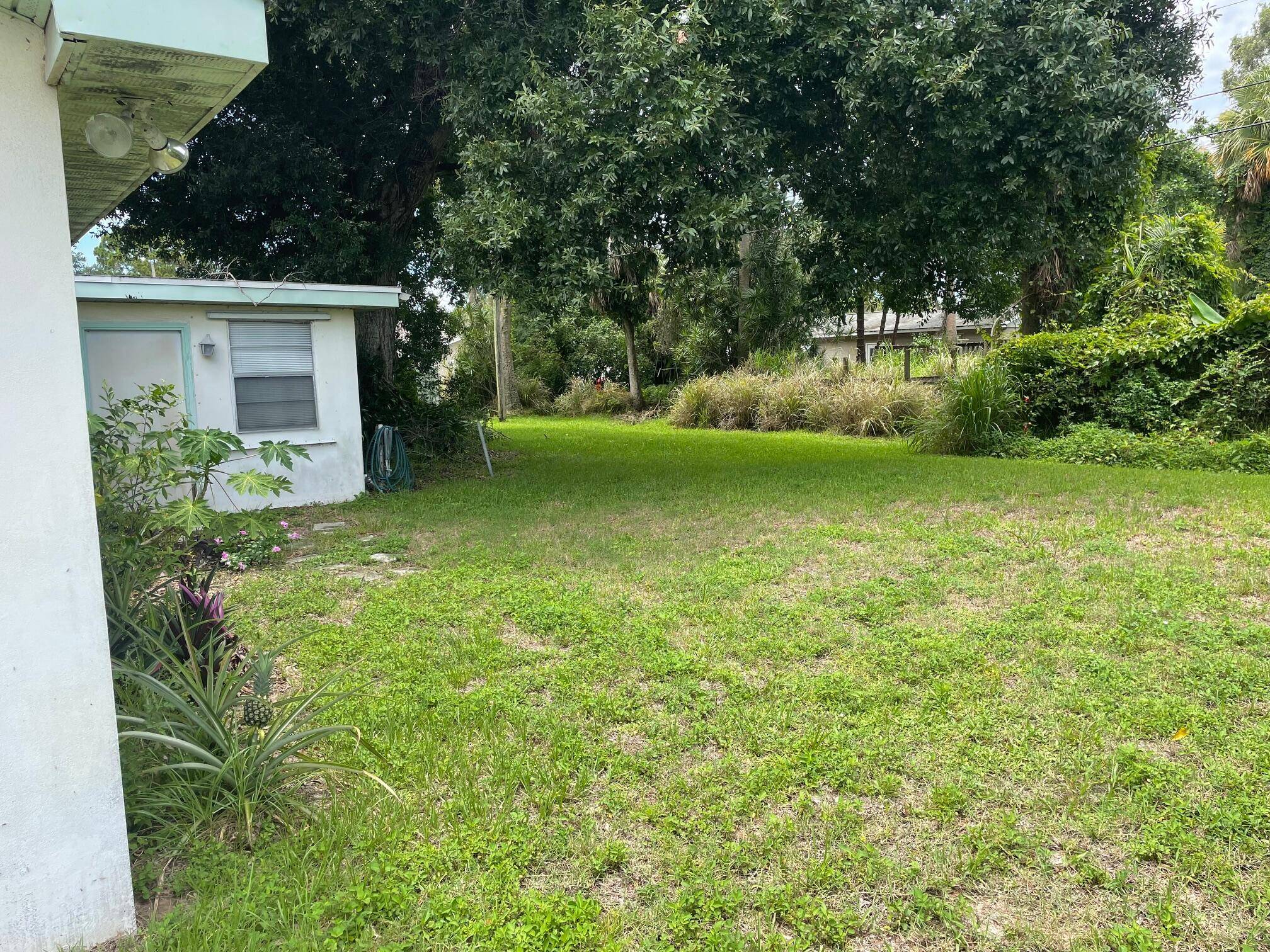 Vero Beach, FL 32968,2766 1st PL