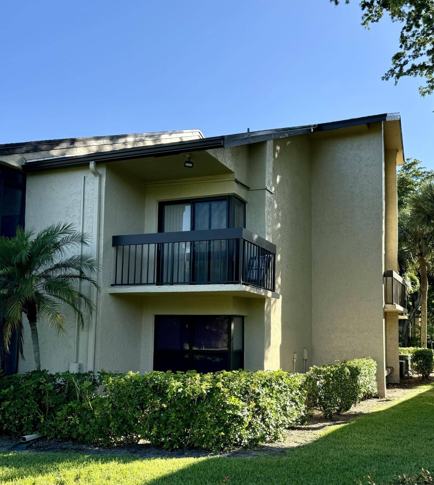 Delray Beach, FL 33484,5055 Oak Hill LN 221