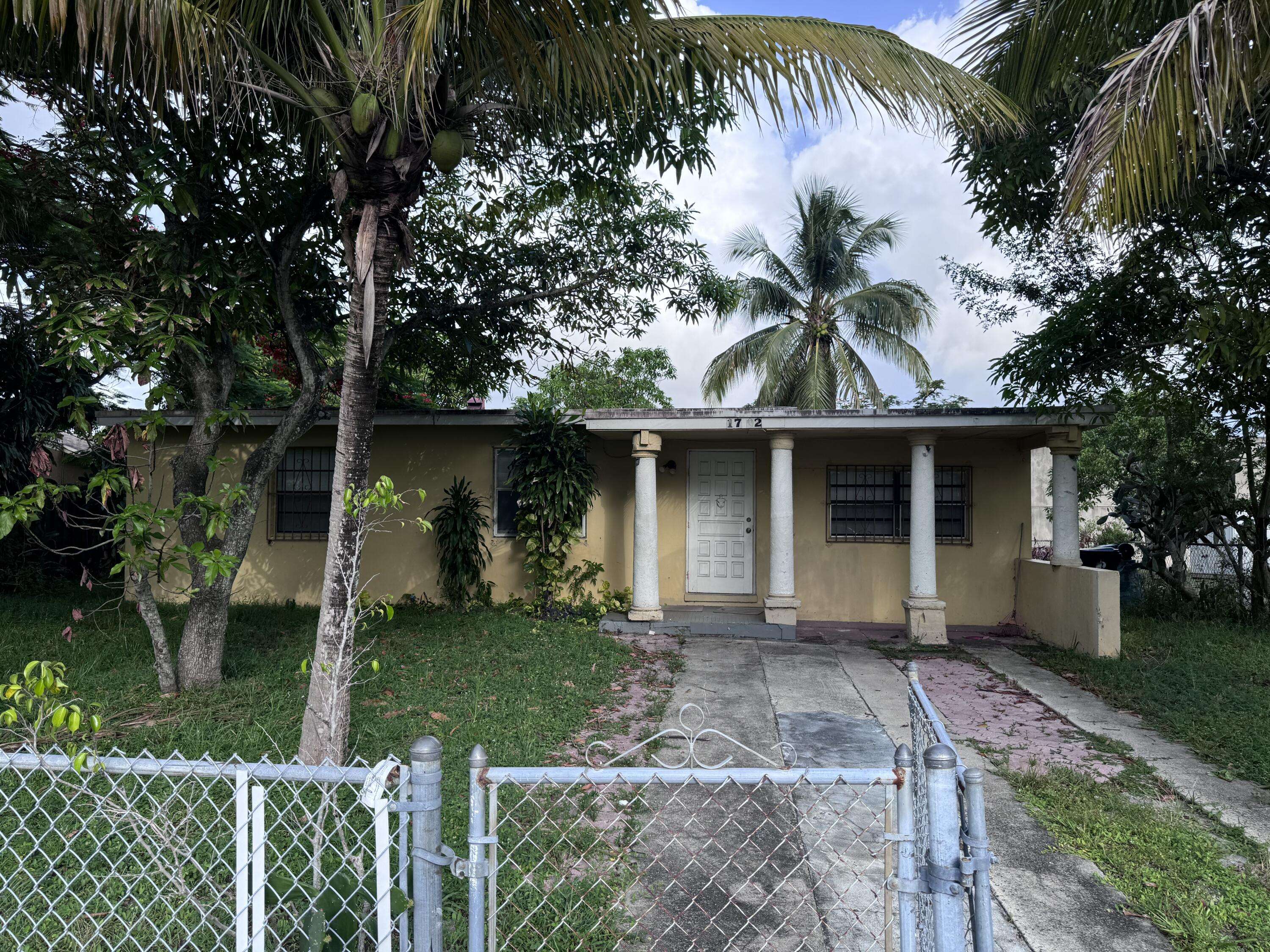 Fort Lauderdale, FL 33311,1792 Lauderdale Manor DR