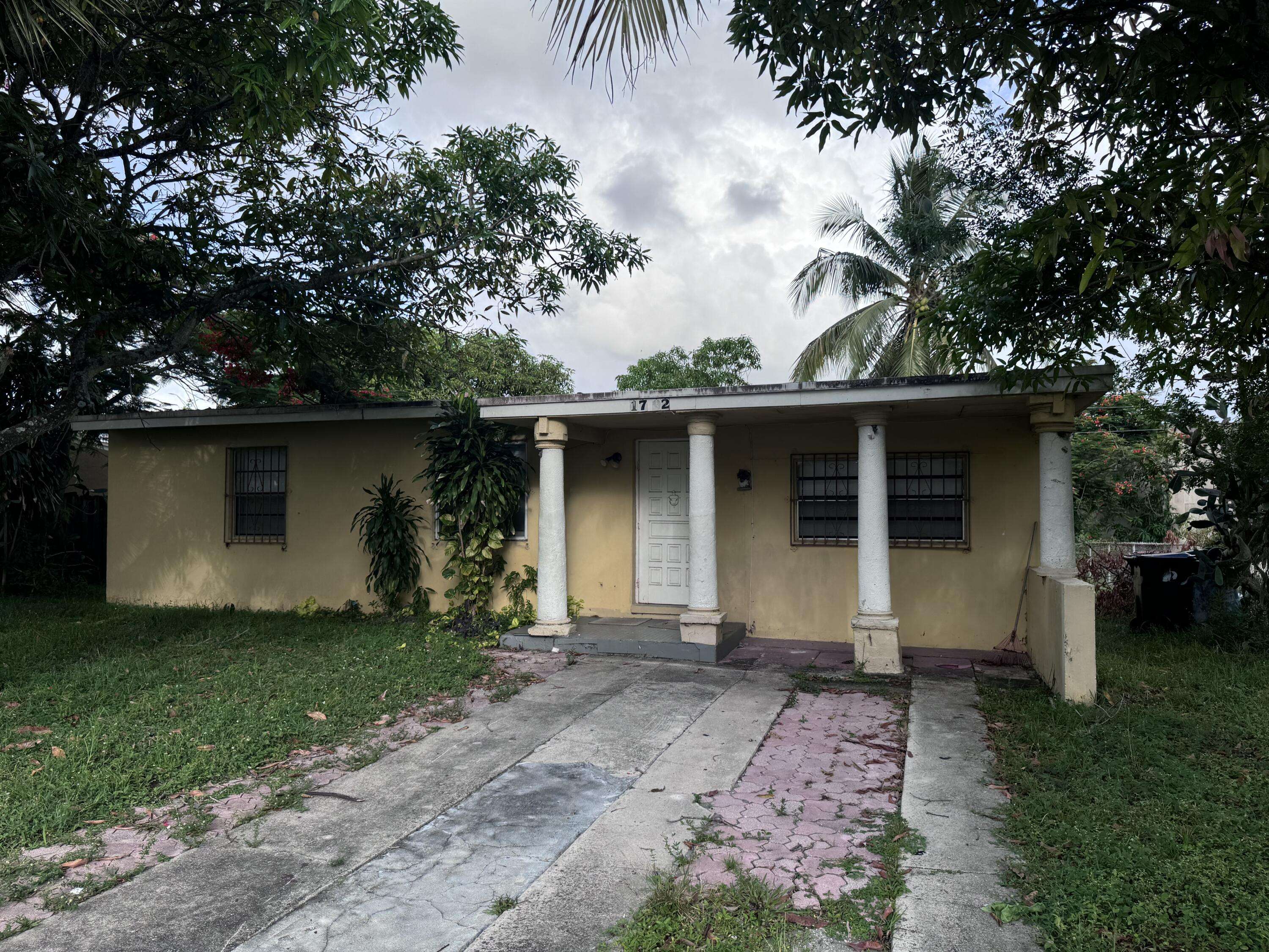 Fort Lauderdale, FL 33311,1792 Lauderdale Manor DR