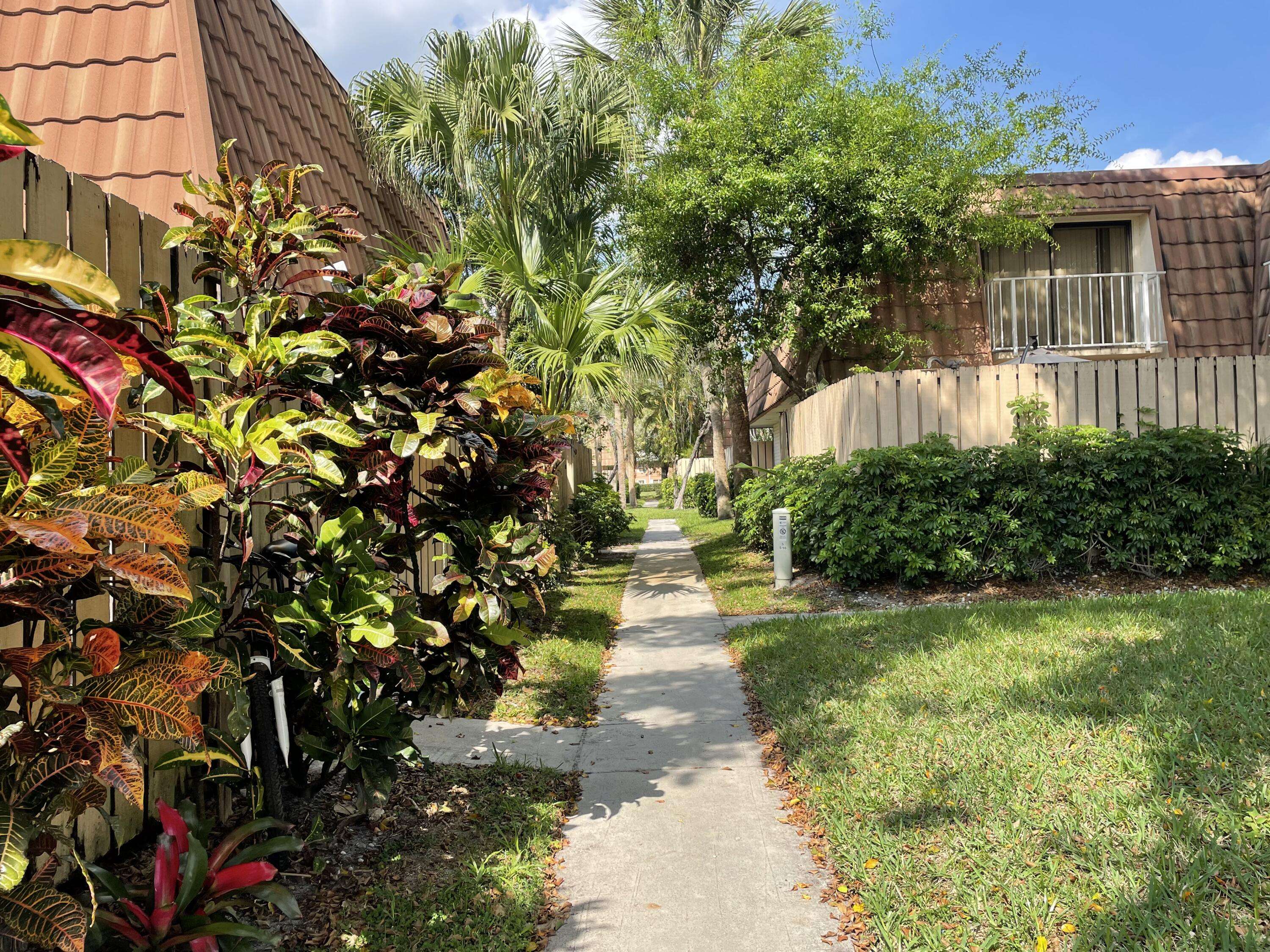 West Palm Beach, FL 33409,543 Green Springs PL