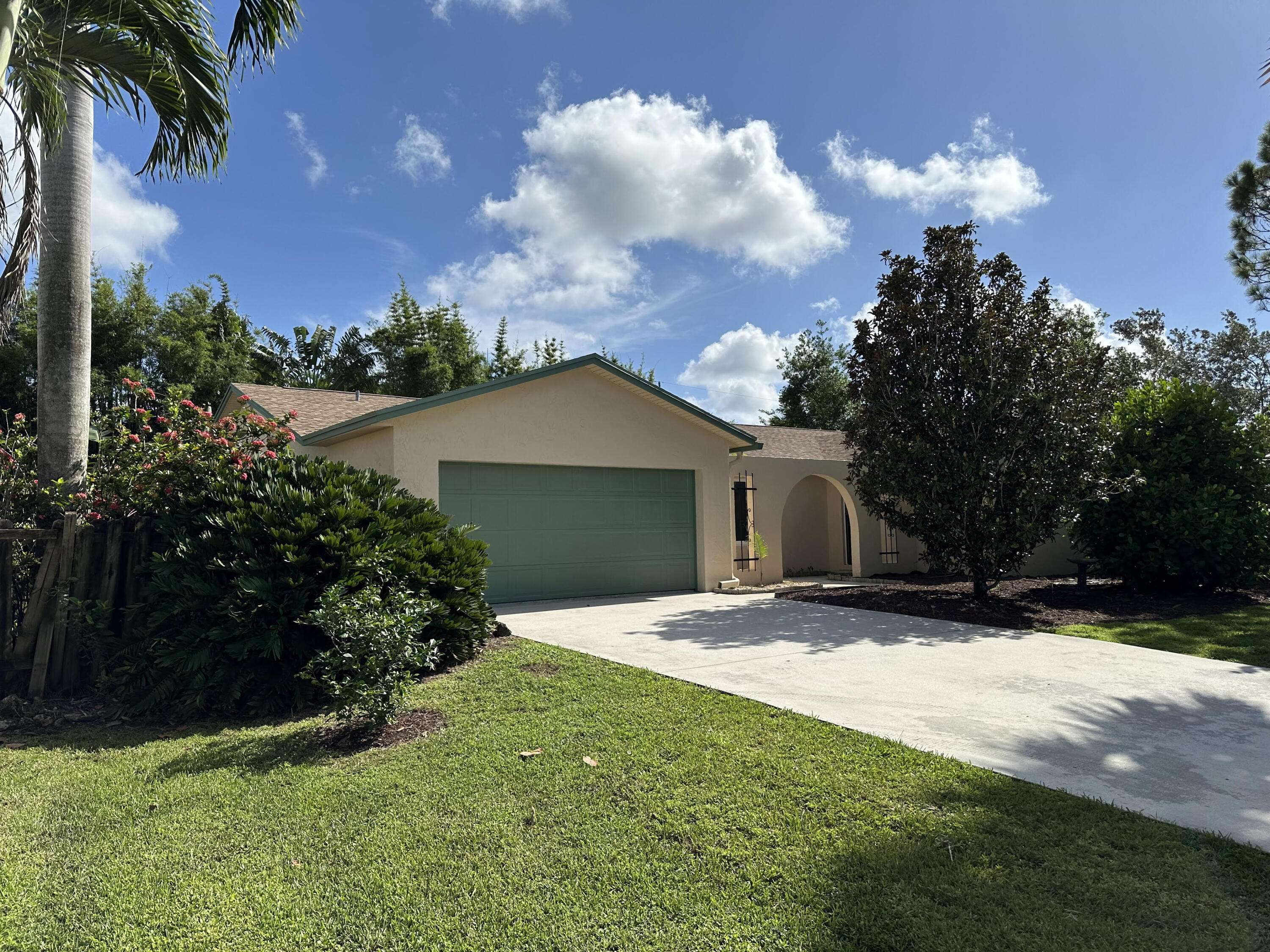 Lake Worth, FL 33467,44 W Cypress RD