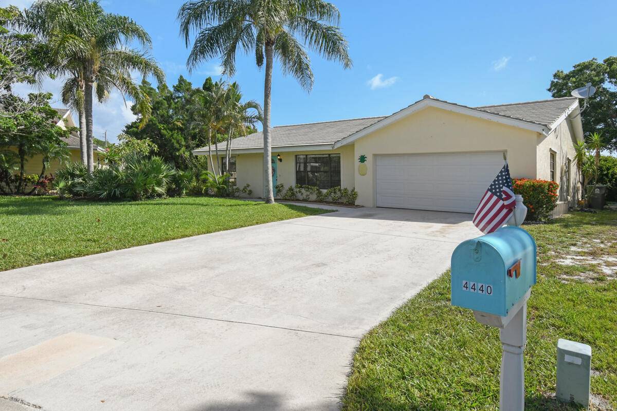 Tequesta, FL 33469,4440 Colette DR