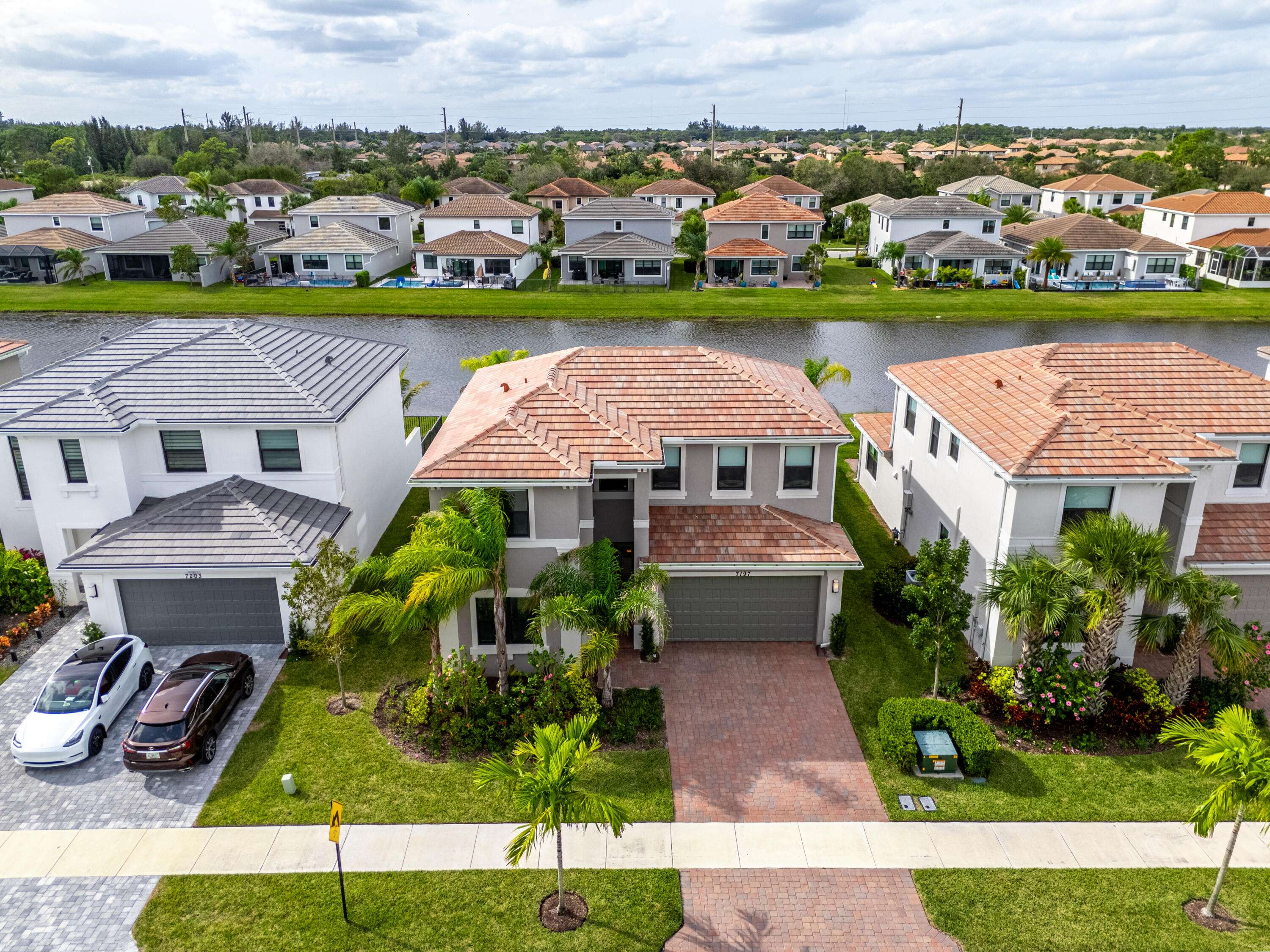 Lake Worth, FL 33463,7197 Montereal PATH