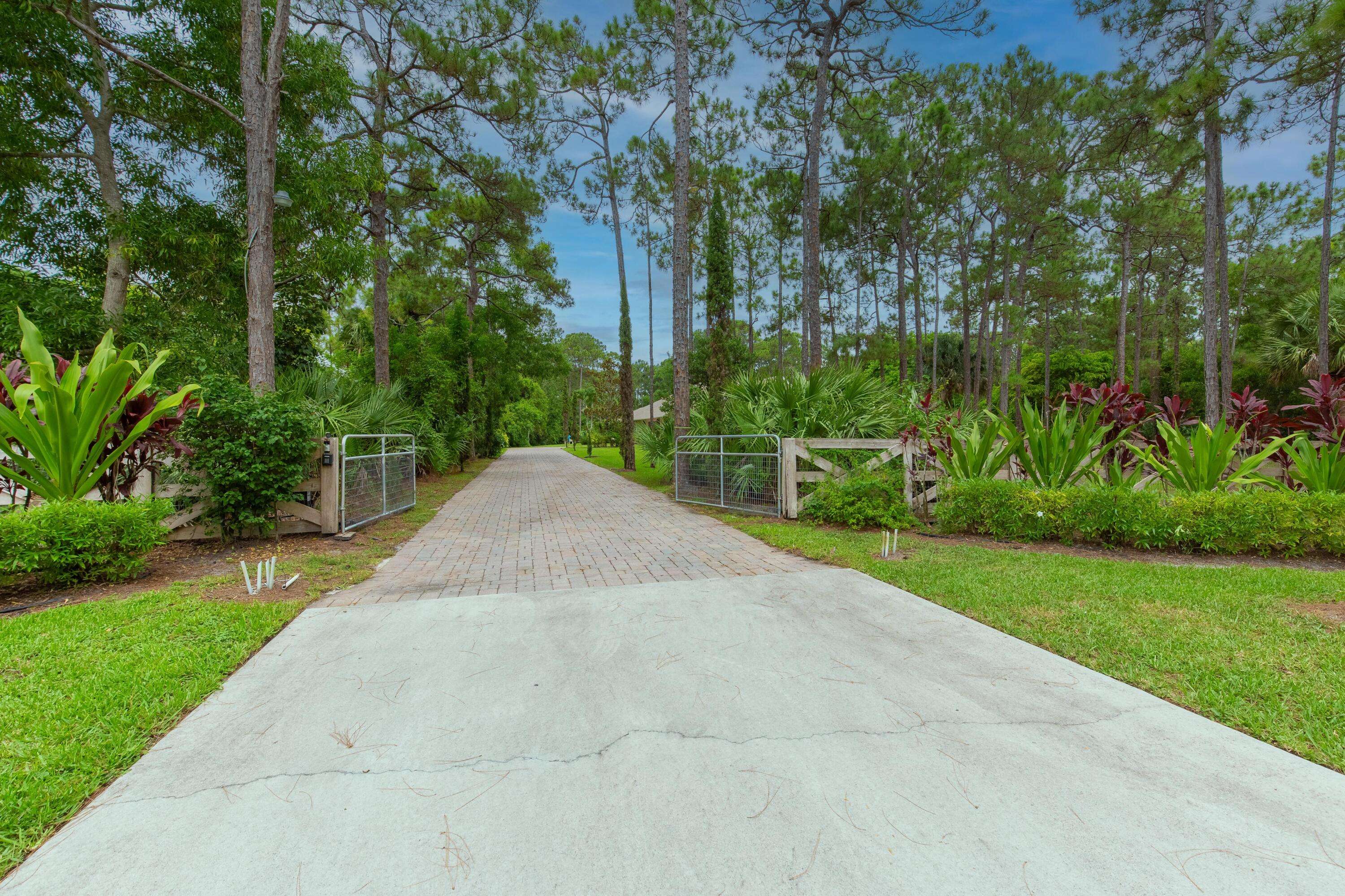 West Palm Beach, FL 33418,13418 Sand Ridge RD