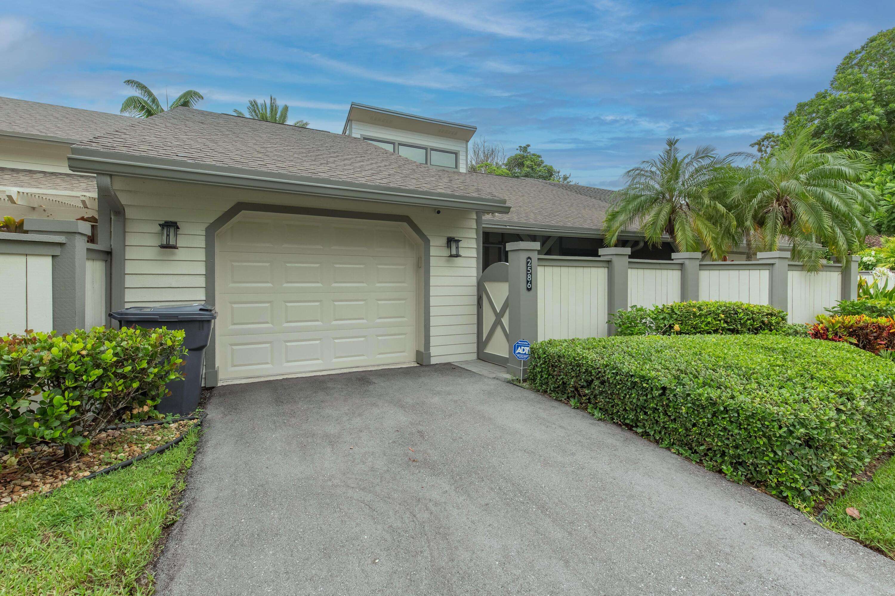 Wellington, FL 33414,2586 Bedford Mews DR