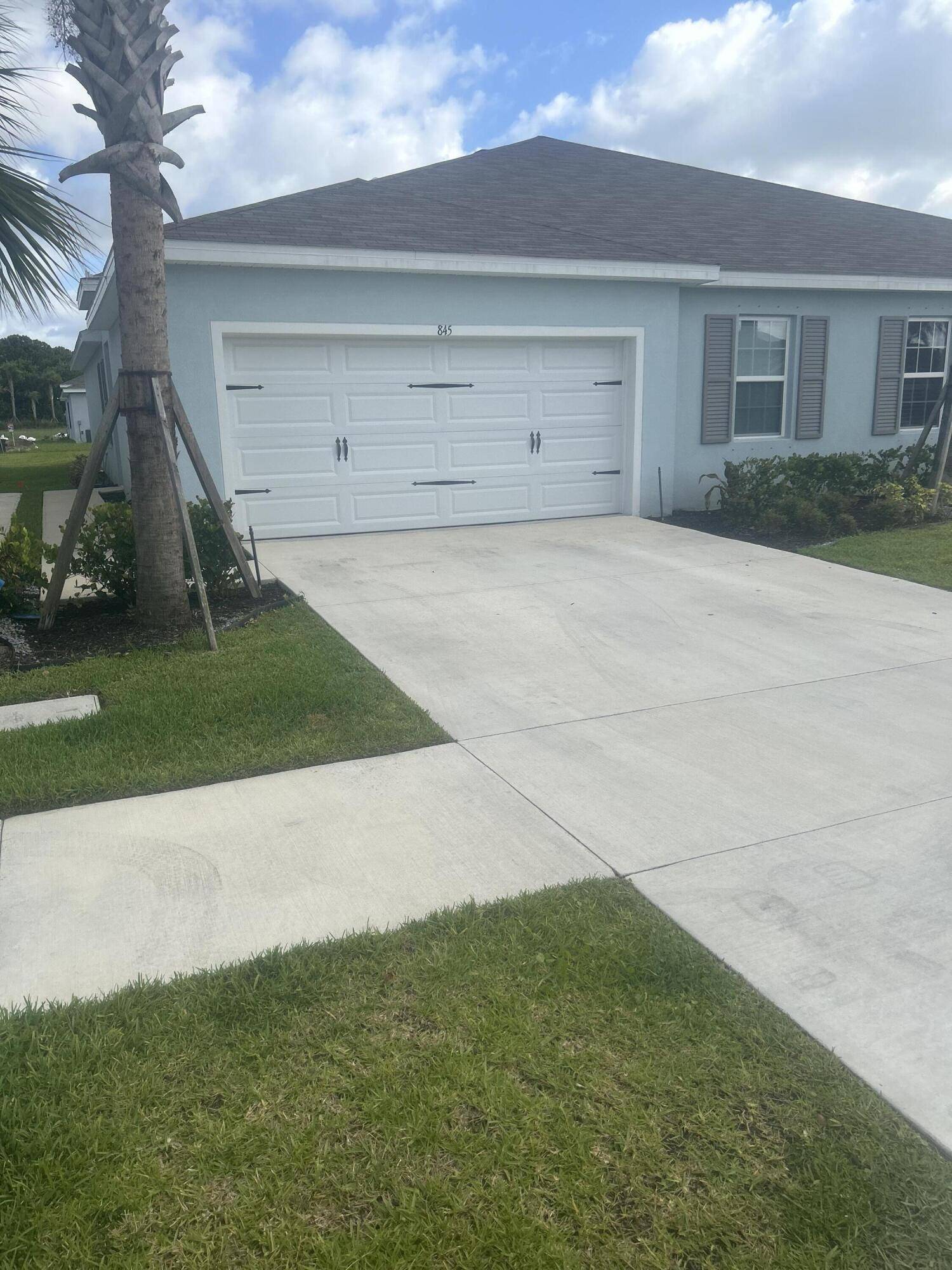 Fort Pierce, FL 34981,845 Persimmon PL