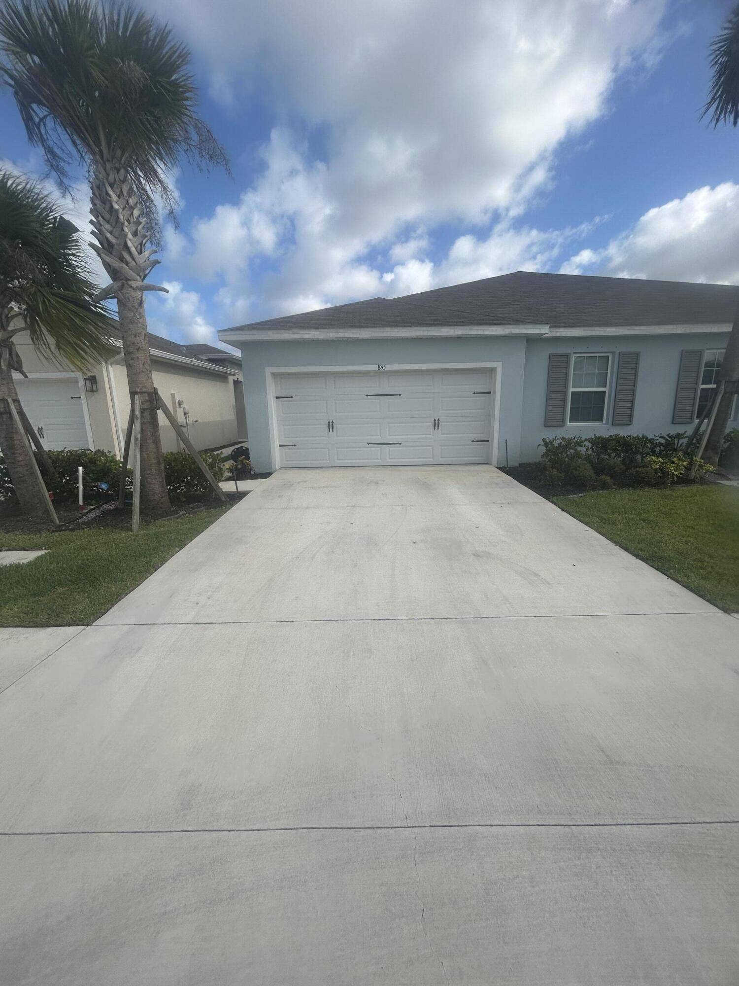 Fort Pierce, FL 34981,845 Persimmon PL